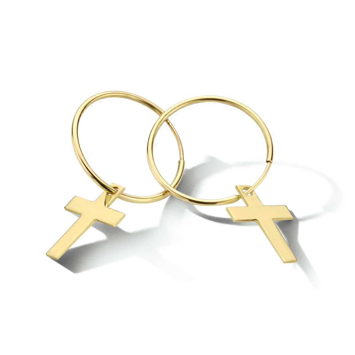 14k Geelgouden oorringen uitgevoerd met hangers in de vorm van een kruis. De oorringen hebben een diameter van 14mm en een dikte van 0.8mm. De kruisjes hebben een afmeting van 11x8mm.