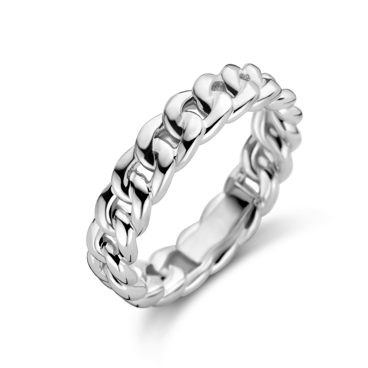 Gerhodineerd 925 zilveren ring met een schakelmotief. De ring heeft een breedte van 4.5mm.
