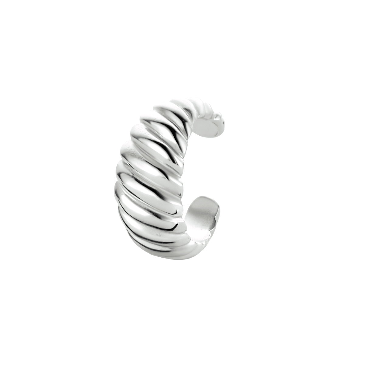Gerhodineerd 925 zilveren earcuff. De earcuff heeft een afmeting van 12.5x6mm en wordt per stuk verkocht.