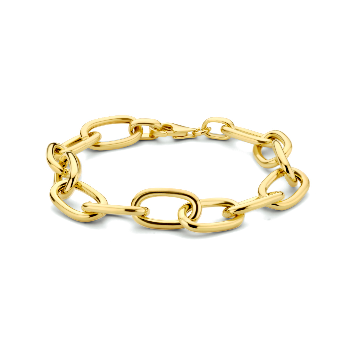 Geelgoud op 925 zilveren paperclip armband uitgevoerd met een karabijn sluiting. De armband heeft een draaglengte van 20cm. Geen garantie op plating.