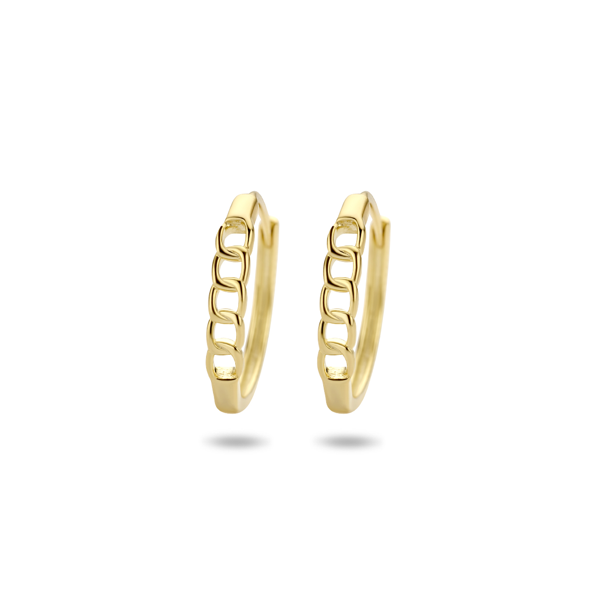 Geelgoud op 925 zilveren klapoorringen. De klapoorringen hebben een afmeting van 14x2.5mm. Geen garantie op plating.