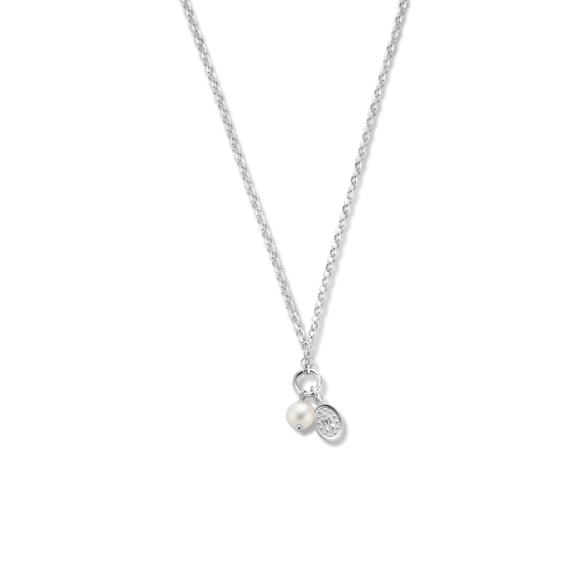 Gerhodineerd 925 zilveren collier uitgevoerd met een zoetwaterparel en een scapulier. Het collier heeft een draaglengte van 40cm met een extensie van 4cm en een stevige karabijn sluiting.