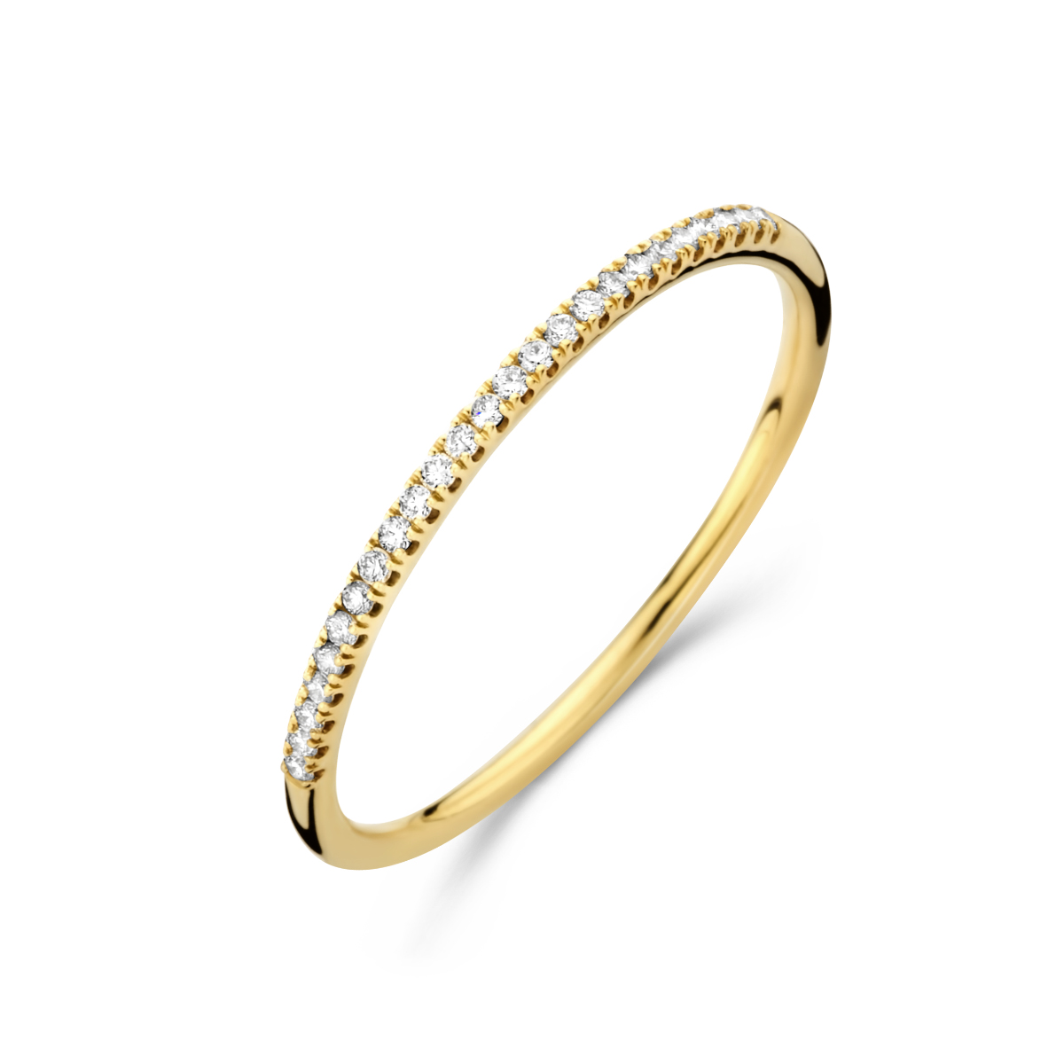 14k Geelgouden ring uitgevoerd met een schitterende diamant rij. De ring heeft een breedte van 1.3mm.
