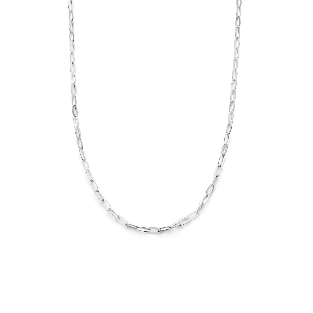 Gerhodineerd 925 zilveren paperclip collier met een schakelbreedte van 2.5mm. Uitgevoerd met een karabijn sluiting.