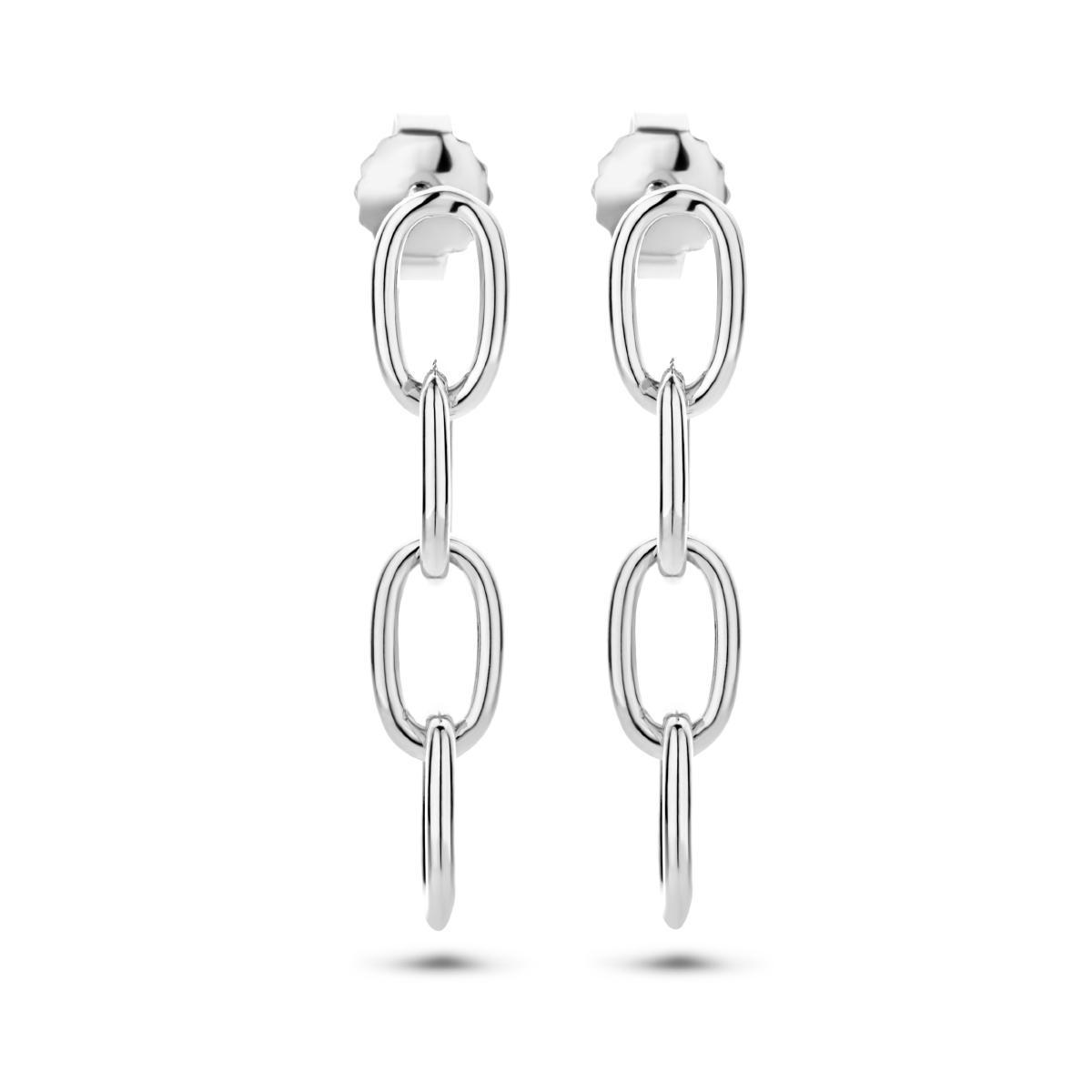 Gerhodineerd 925 zilveren paperclip oorhangers. De oorhangers hebben een totale hoogte van 2,9cm en een breedte van 5,5mm.
