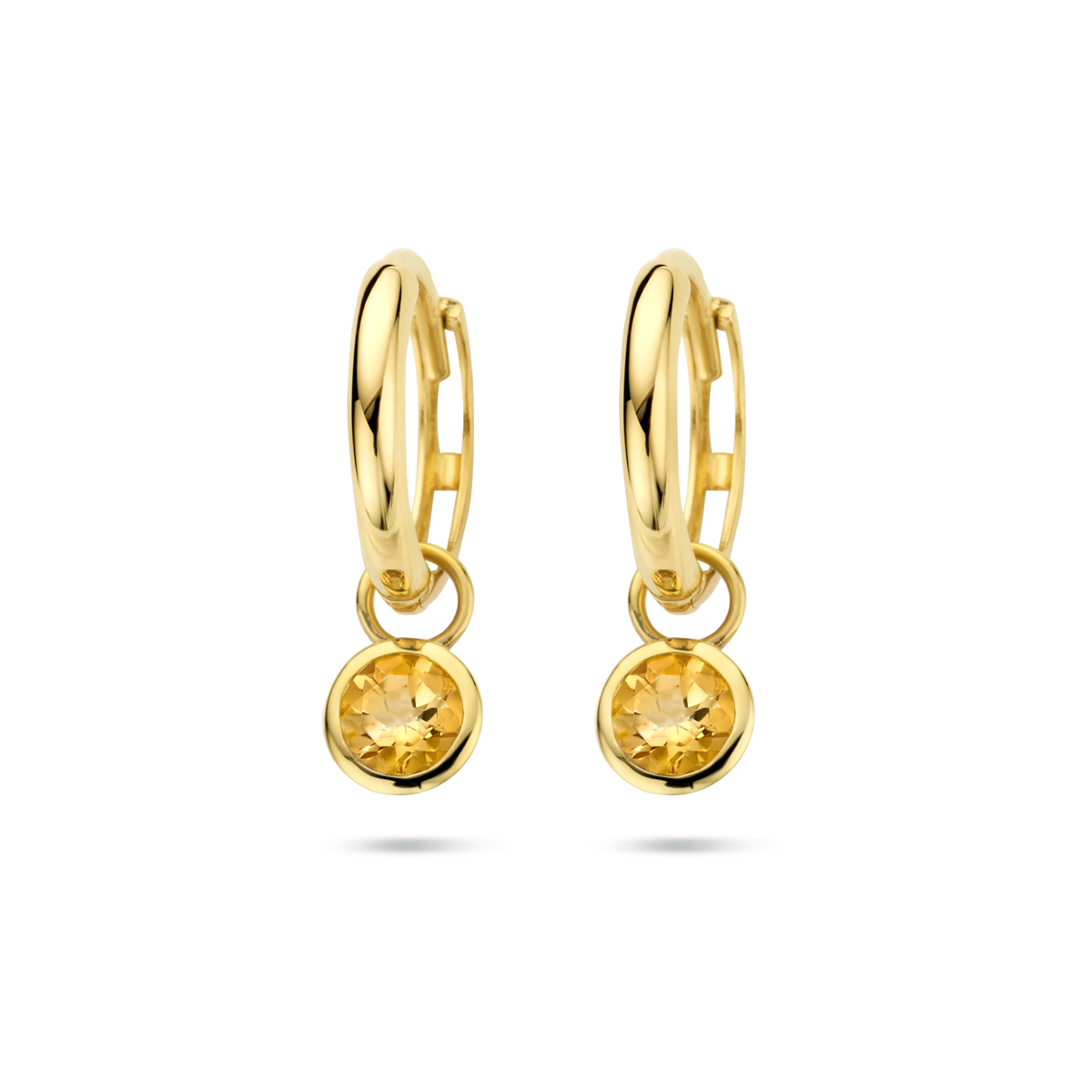 14k Geelgouden klapooringen uitgevoerd met citrien. De citrien stenen hebben een steengewicht van 0.98ct (2x 0.49ct).