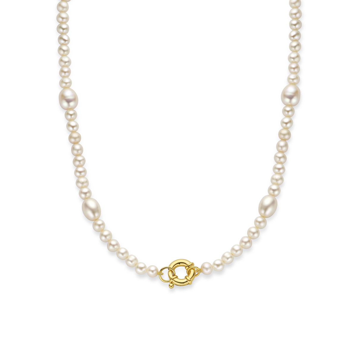 Geelgoud op 925 zilveren collier uitgevoerd met zoetwaterparels en een groot veerslot. Het collier heeft een draaglengte van 45cm. Geen garantie op plating.