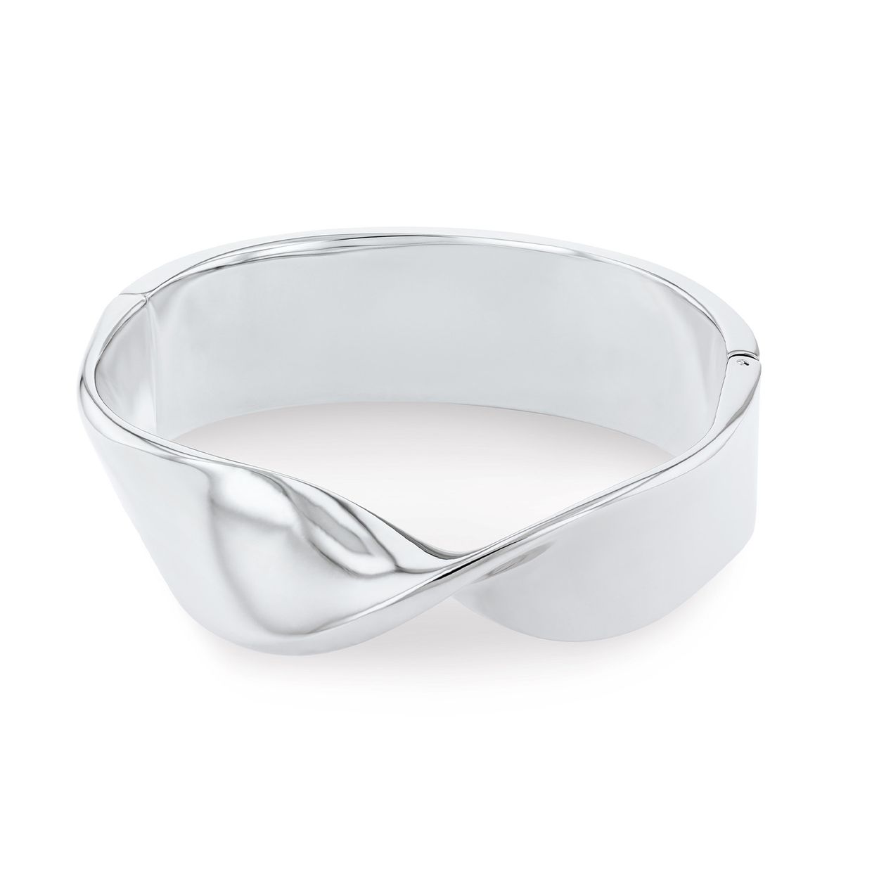 Calvin Klein CJ35000531 Dames Armband Staal 
Deze stalen dames bangle van Calvin Klein met nr CJ35000531 uit de Ethereal Metals serie heeft een opvallend uiterlijk. De zilverkleurige bangle heeft een ronde organische vorm en aan de binnenzijde is het CK logo gegraveerd. De armband sluit met een scharnier. Leuk te combineren met andere sieraden uit de serie van Calvin Klein.

OVER CALVIN KLEIN
Calvin Klein is een wereldwijd lifestylemerk dat gewaagde, vooruitstrevende idealen en een verleidelijke, vaak minimalistische, esthetiek nastreeft. Calvin Klein werd groot in de jaren 70 door haar mode- en merkjeans collecties. In de jaren 80 lanceerde Calvin Klein haar spraakmakende ondergoed dat uitdrukkelijk van logo âs voorzien was. Vanwege het grote succes is het merk ook succesvol uitgerold in Accessoires, Parfums, Home, Brillen, Golf, Horloges en Sieraden.
Sinds de oprichting in 1968 door Calvin Klein, heeft het merk haar reputatie opgebouwd als leider in de Amerikaanse mode, dankzij een cleane esthetiek en innovatieve ontwerpen. Calvin Klein wil haar publiek verleiden en inspireren door middel van provocerende beelden en opvallende ontwerpen die prikkelen. 

SPECIFICATIES:
- Stalen dames armband
- Bangle met scharniersluiting
- Zilverkleurig
- Organische vorm