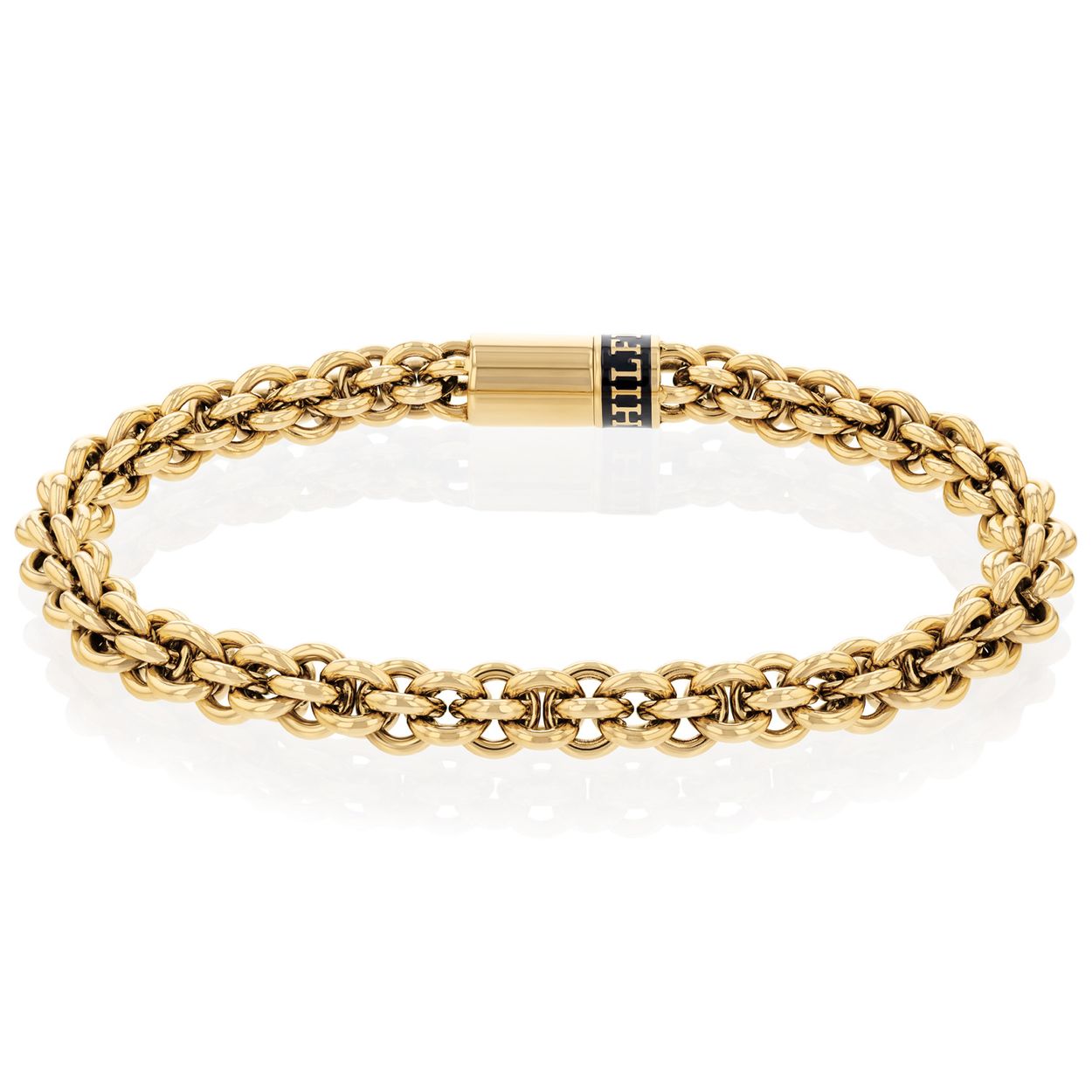 Tommy Hilfiger Jewels TJ2790522 Armband Heren Staal 19cm
Deze armband van Tommy Hilfiger uit de jewelry serie met nr: TJ2790522 is een opvallend model. De goudkleurige stalen armband heeft een ronde fantasie schakel en sluit met een magneetslot met zwart emaille met daarin het Tommy logo. De lengte is 19cm. Zeker leuk te combineren met de bijpassende sieraden van Tommy Hilfiger.

Het merk:
Tommy Hilfiger is wereldwijd één van de grootste designer lifestyle merken en is internationaal bekend om haar classic American cool stijl. De sieraden zijn voor dames en heren met een eigen stijl, die niet bang zijn om dit aan de wereld te laten zien.

Specificaties:
- Artikelnr: TJ2790522
- Goudkleurige schakelarmband
- Materiaal: Staal
- Lengte: 19cm
- Heren sieraad