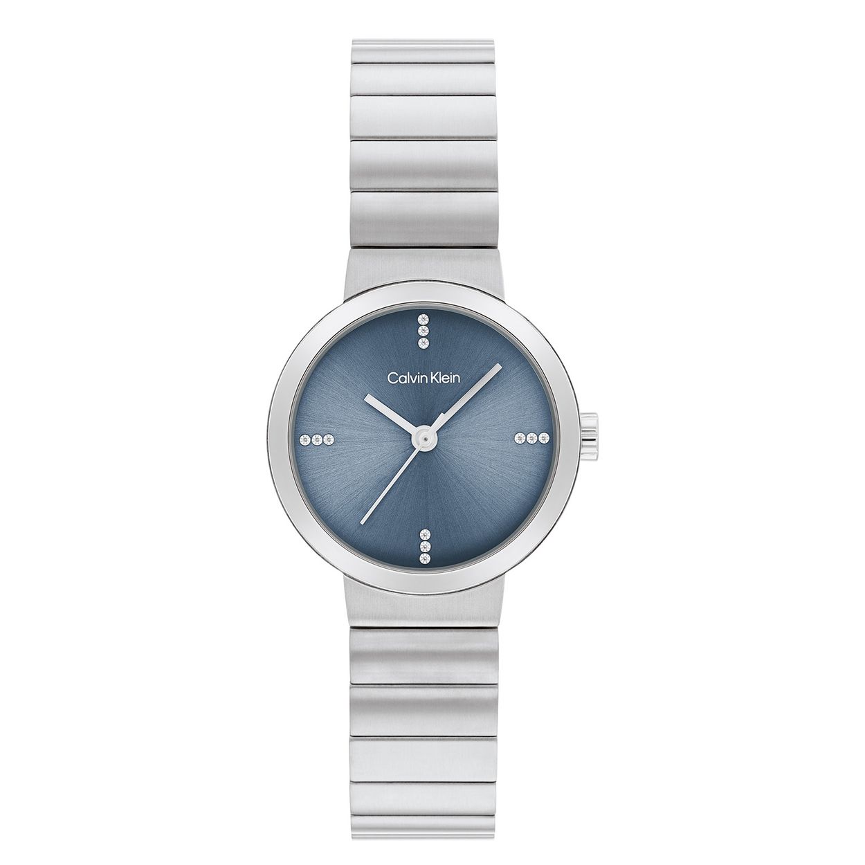 Calvin Klein CK25200415 Dames Staal Horloge 25mm 
Dit Calvin Klein dameshorloge met nr CK25200415 is een tijdloos ontwerp. De fijne ronde zilverkleurige stalen kast heeft een gladde bezel. Op de blauwe matte sunray wijzerplaat is de tijdsaanduiding op een minimalistische manier verwerkt. De zilverkleurige schakelband is op een strakke wijze aangezet. Het sierlijke horloge heeft een mineraalglas, een doorsnee van 25mm en is 3 ATM.

OVER CALVIN KLEIN
Calvin Klein is een wereldwijd lifestylemerk dat gewaagde, vooruitstrevende idealen en een verleidelijke, vaak minimalistische, esthetiek nastreeft. Calvin Klein werd groot in de jaren 70 door haar mode- en merkjeans collecties. In de jaren 80 lanceerde Calvin Klein haar spraakmakende ondergoed dat uitdrukkelijk van logo âs voorzien was. Vanwege het grote succes is het merk ook succesvol uitgerold in Accessoires, Parfums, Home, Brillen, Golf, Horloges en Sieraden.
Sinds de oprichting in 1968 door Calvin Klein, heeft het merk haar reputatie opgebouwd als leider in de Amerikaanse mode, dankzij een cleane esthetiek en innovatieve ontwerpen. Calvin Klein wil haar publiek verleiden en inspireren door middel van provocerende beelden en opvallende ontwerpen die prikkelen. 

SPECIFICATIES:
- Mineraalglas
- Zilverkleurige stalen kast
- Blauwe sunray wijzerplaat 
- Zilverkleurige schakelband
- Ronde kast, Ã 25mm
- 3 ATM