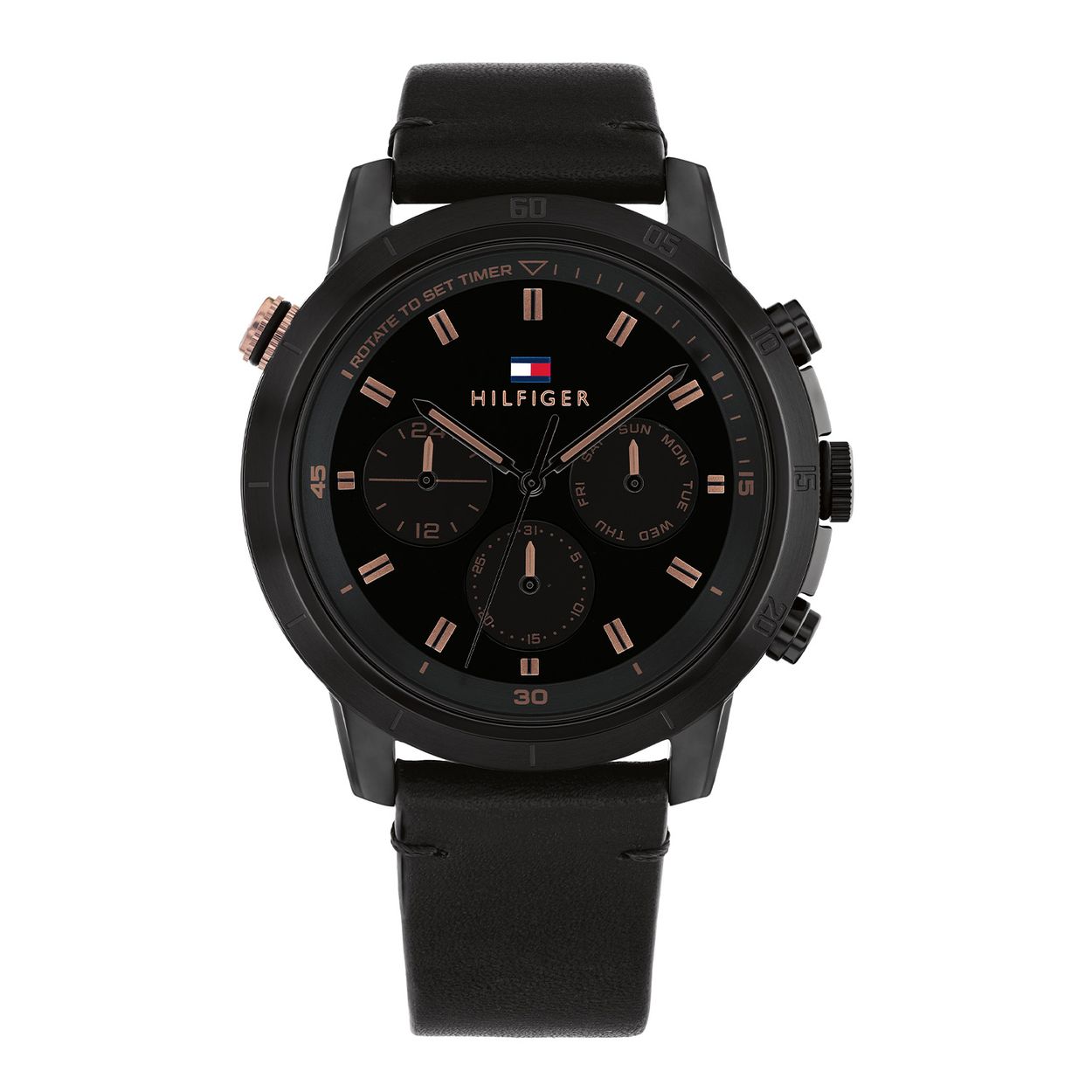 Tommy Hilfiger TH1792110 Horloge Heren Staal 46mm
Dit specifieke horloge van Tommy Hilfiger uit de Troy serie met artikelnr: TH1792110 is een opvallend horloge die zeker in je collectie past. Het herenhorloge heeft een zwart gerecyclede kast met een bewerkte draaibare bezel. Op de zwarte wijzerplaat zijn de datum,- dag en 24-uursaanduiding extra benadrukt. Het horloge heeft een extra knop voor de timer functie die met de draaibare bezel in werking staat. De wijzers hebben een lumibrite vulling en vallen daardoor goed op. Aan het stoere horloge zit een zwarte lerenband met gespsluiting. Verder heeft het een mineraalglas, een doorsnee van 46mm en is 5ATM.  

Het merk:
Sinds de lancering van het merk in 1985 is Tommy Hilfiger wereldwijd bekend geworden als pionier van de klassieke Amerikaanse coole stijl. Geïnspireerd door de iconische popcultuur en het Amerikaanse erfgoed. De dames en herencollectie van dit seizoen bestaan uit minimalistische silhouetten en rustieke lederen details. De herenhorlogecollectie biedt iconische uurwerken met roestvrijstalen, lederen en siliconen banden.

Specificaties:
- Mineraalglas
- Ronde kast 46mm
- Zwarte gerecyclede kast
- Zwarte wijzerplaat
- Zwarte lerenband
- Timer 
- 5ATM