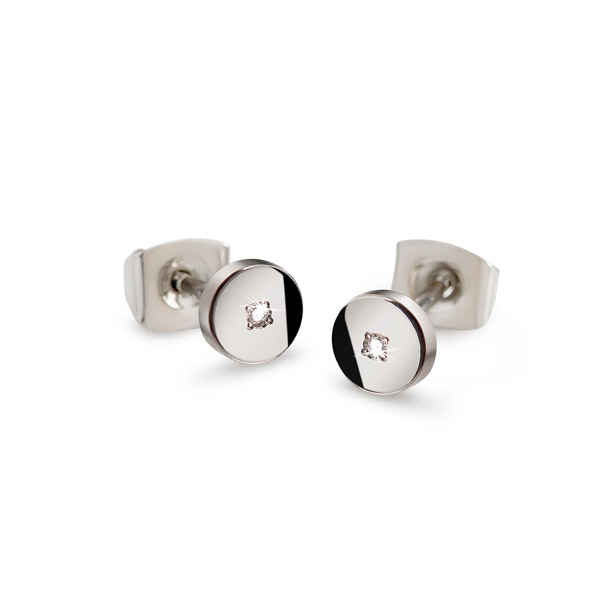 Boccia Titanium 05064-03 Oorstekers
Deze unieke titanium oorstekers van Boccia Titanium zijn een mooie toevoeging aan je sieradencollectie! Wat de zilverkleurige oorbellen uniek maakt, is het verfijnde bolle ronde plaatje met in het midden een diamant,  dat een mooi sierlijk effect geeft. Combineer de oorbellen met de armband en met het bijpassende collier voor een complete look. 

HET MERK
Boccia Titanium is het titanium merk van Nederland, dat zijn oorsprong in Duitsland vindt en is opgericht in het jaar 1992. Ontwikkeld door internationale ontwerpers. Alle titanium componenten van de BOCCIA TITANIUM collectie zijn gemaakt van 99,7% puur titanium; het bijzondere materiaal. Het is licht in gewicht, neemt de temperatuur van de huid aan en is zeer huidvriendelijk. Bovendien is het corrosie- en temperatuurbestendig.

SPECIFICATIES
- Oorstekers
- Puur titanium
- Glanzend
- Fijn rond
- Diamant 0.01ct