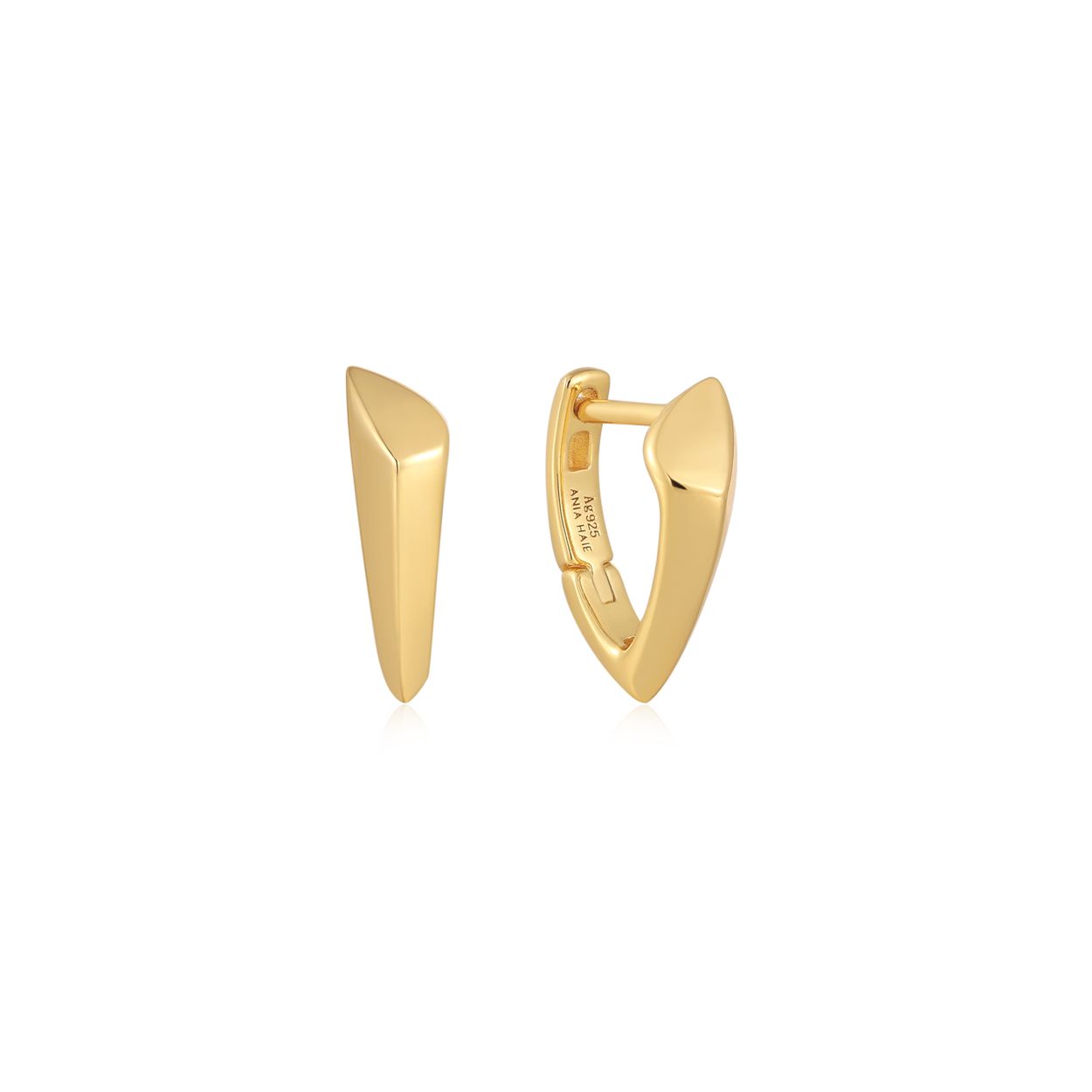 
Deze op een pijl geïnspireerde goudkleurige oorringen zijn perfect voor elke gelegenheid en geven een update voor je dagelijkse collectie. Sierlijk en speels voor een maximalistische look, zeker mooi te combineren met de bijpassende andere sieraden.

