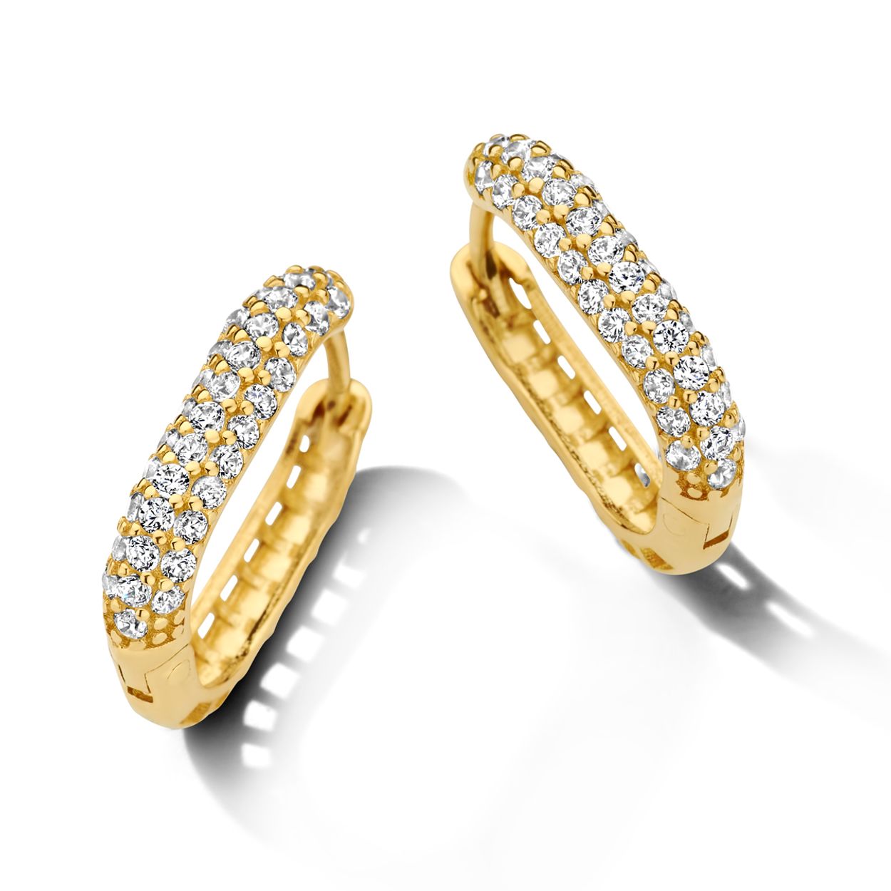 14k Geelgouden klapoorringen met zirkonia. De oorringen hebben een totale hoogte van 14.5mm.