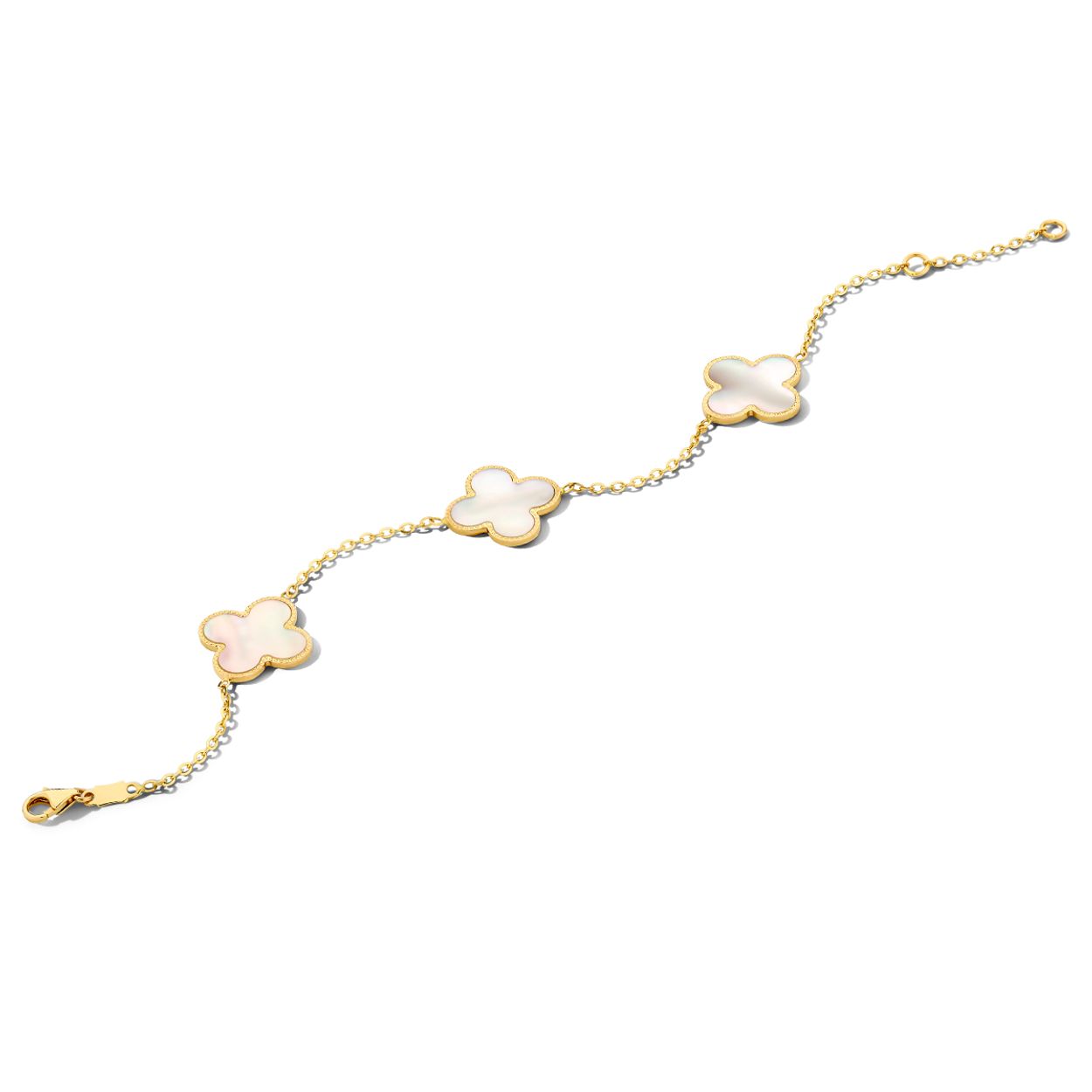14k Geelgouden armband uitgevoerd met klavertjes 4 met parelmoer. De draaglengtes zijn 16 en 18cm. De klavertjes hebben een afmeting van 19x15mm. De schakelbreedte is 1,5mm. Uitgevoerd met een karabijnsluiting.