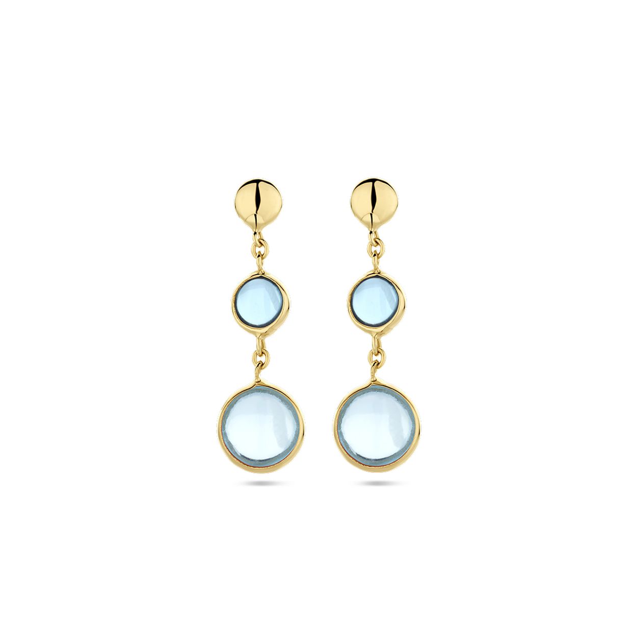14k Geelgouden oorhangers uitgevoerd met blauw topaas en london blue topaas. De totale hoogte van de oorhangers is 2.2cm. De breedtes van de stenen met zetkast is 6.5 en 4.5mm.