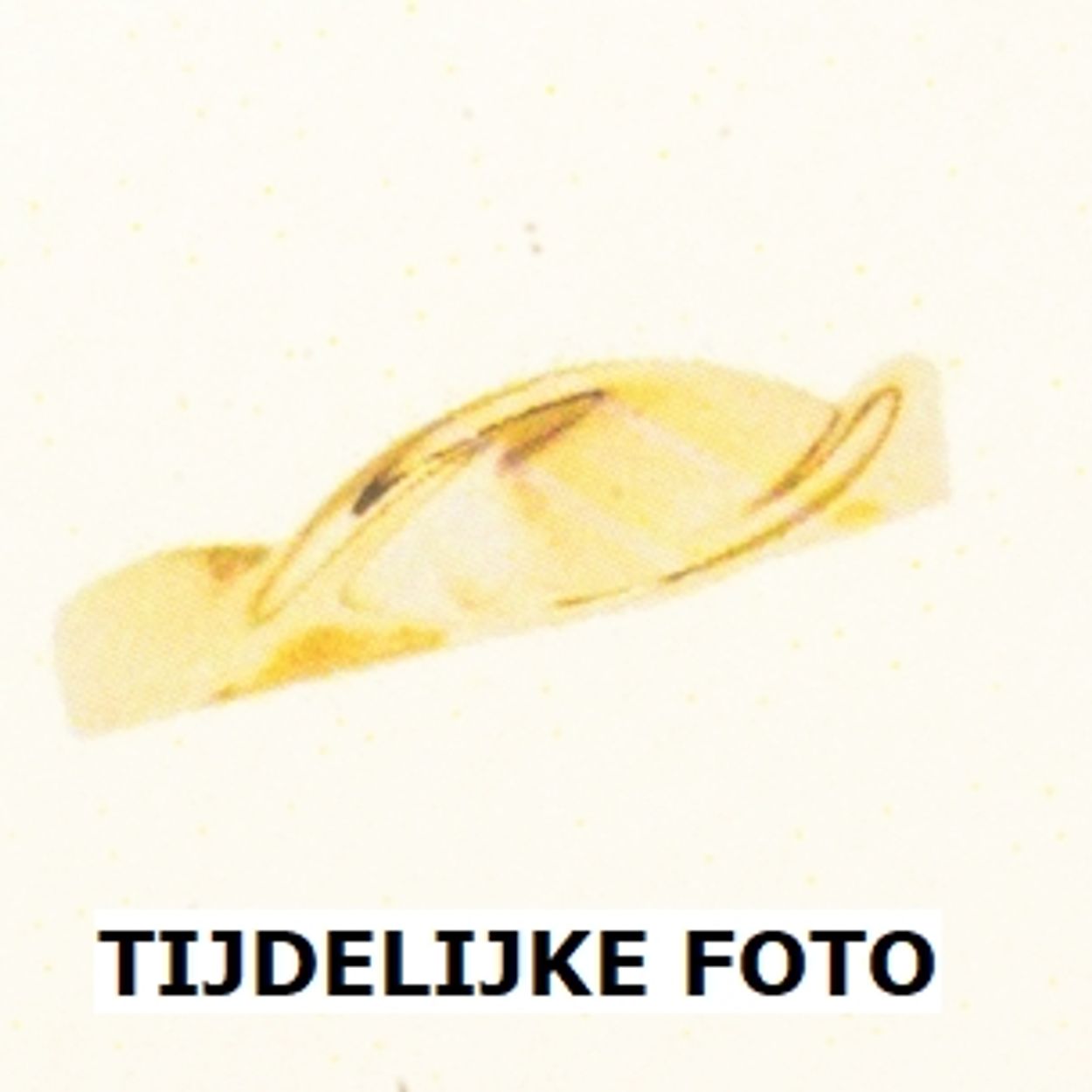 14k Geelgouden ring. De ring heeft een breedte van 5.5mm.