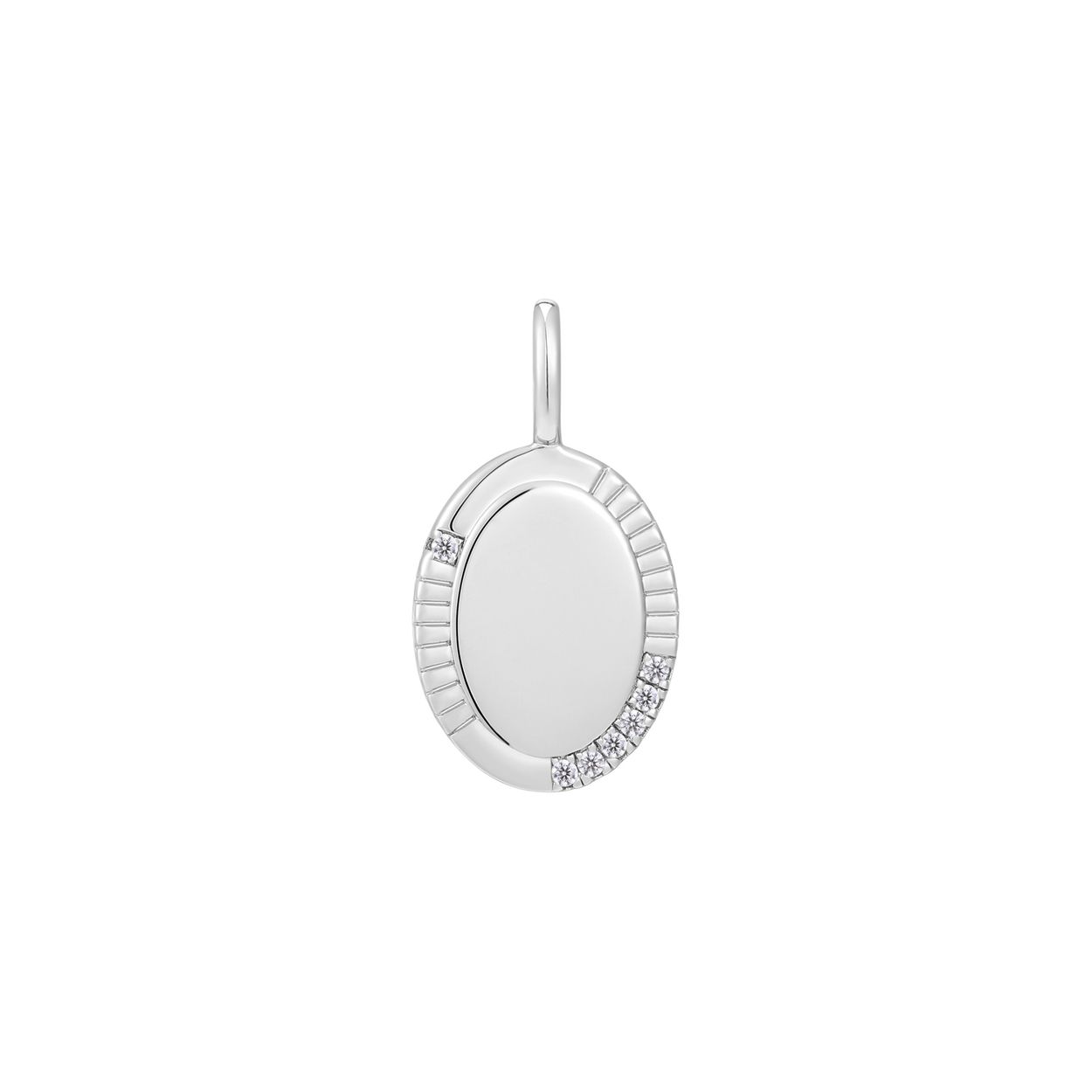 Productbeschrijving 
Geef je ketting een upgrade met deze mooie ovale bedel. De bedel bevat sprankelende zirkonia stenen en is gemaakt van 925 sterling zilver met rhodium plating. Bevestig je bedel eenvoudig aan een kettng, armband of connector.

Het Merk
Geïnspireerd door de laatste fashion trends is Ania Haie het toonaangevende sieradenmerk voor hoogkwalitatieve maar ook betaalbare zilveren sieraden, zonder op de kwaliteit in te leveren. Iedere collectie is gebaseerd op de laatste catwalktrends, waardoor Ania Haie snel tot hét sieradenmerk voor stijlbewuste consumenten is verkozen. Elk sieraad wordt ontworpen om te combineren met andere sieraden waardoor je je eigen look kunt creëren. Maar ook zijn Ania Haie sieraden opvallend genoeg om op zichzelf te dragen.

How It All Started
Met een passie voor kwalitatieve sieraden met stijl én het besef dat de mode bewuste vrouw niet wil inleveren op kwaliteit is Ania Haie geboren. De Ania Haie oprichters zagen later dat de moderne vrouw van vandaag graag sieraden combineert en layered om haar individualiteit te omarmen, de kans werd aangegrepen en de droom werd werkelijkheid.

Volg ons ook op social media
Wil jij op de hoogte blijven van nieuwe collecties, toffe combinaties en de laatste sieraden trends? Hou ons dan ook in de gaten op social media. Daarnaast inspireren wij jou dagelijks met verschillende looks en mix & match combinaties! Deel gerust jouw eigen unieke Ania Haie look door de hashtag #aniahaiexme te gebruiken. Wie weet wordt jouw look gerepost op één van onze kanalen!
Je kunt ons volgen op Facebook en Instagram.