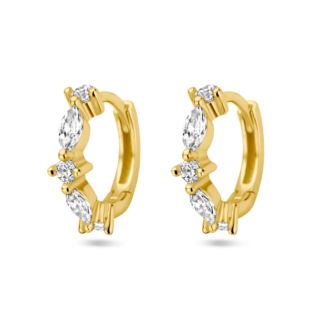 Geelgoud op 925 zilveren klapoorringen uitgevoerd met zirkonia. De klapoorringen hebben een afmeting van 12x3mm. Geen garantie op de plating.