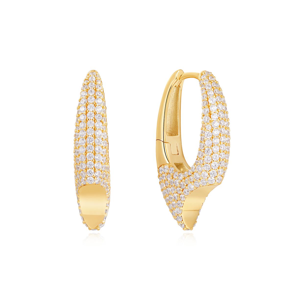AH E051-05G Tough Love
Maak een sprankelend statement met deze opvallende goudkleurige pavÃ©-oorbellen, gemaakt van 14kt verguld sterlingzilver. Deze middelgrote oorringen zijn ingelegd met glinsterende zirkoniastenen en geven elke look meteen een boost. Tijdloos, chic en moeiteloos cool. Style ze met de andere sieraden van Ania Haie. 

HET MERK
GeÃ¯nspireerd door de laatste fashion trends is Ania Haie het toonaangevende sieradenmerk voor hoogkwalitatieve maar ook betaalbare zilveren sieraden, zonder op de kwaliteit in te leveren. Iedere collectie is gebaseerd op de laatste catwalktrends, waardoor Ania Haie snel tot hÃ©t sieradenmerk voor stijlbewuste consumenten is verkozen. Elk sieraad wordt ontworpen om te combineren met andere sieraden waardoor je je eigen look kunt creÃ«ren. Maar ook zijn Ania Haie sieraden opvallend genoeg om op zichzelf te dragen. 

SPECIFICATIES
- Gold PavÃ© Arrow Hoop Earrings
- Oorringen
- 925 zilver 14kt verguld
- Zirkonia
- AH E051-05G