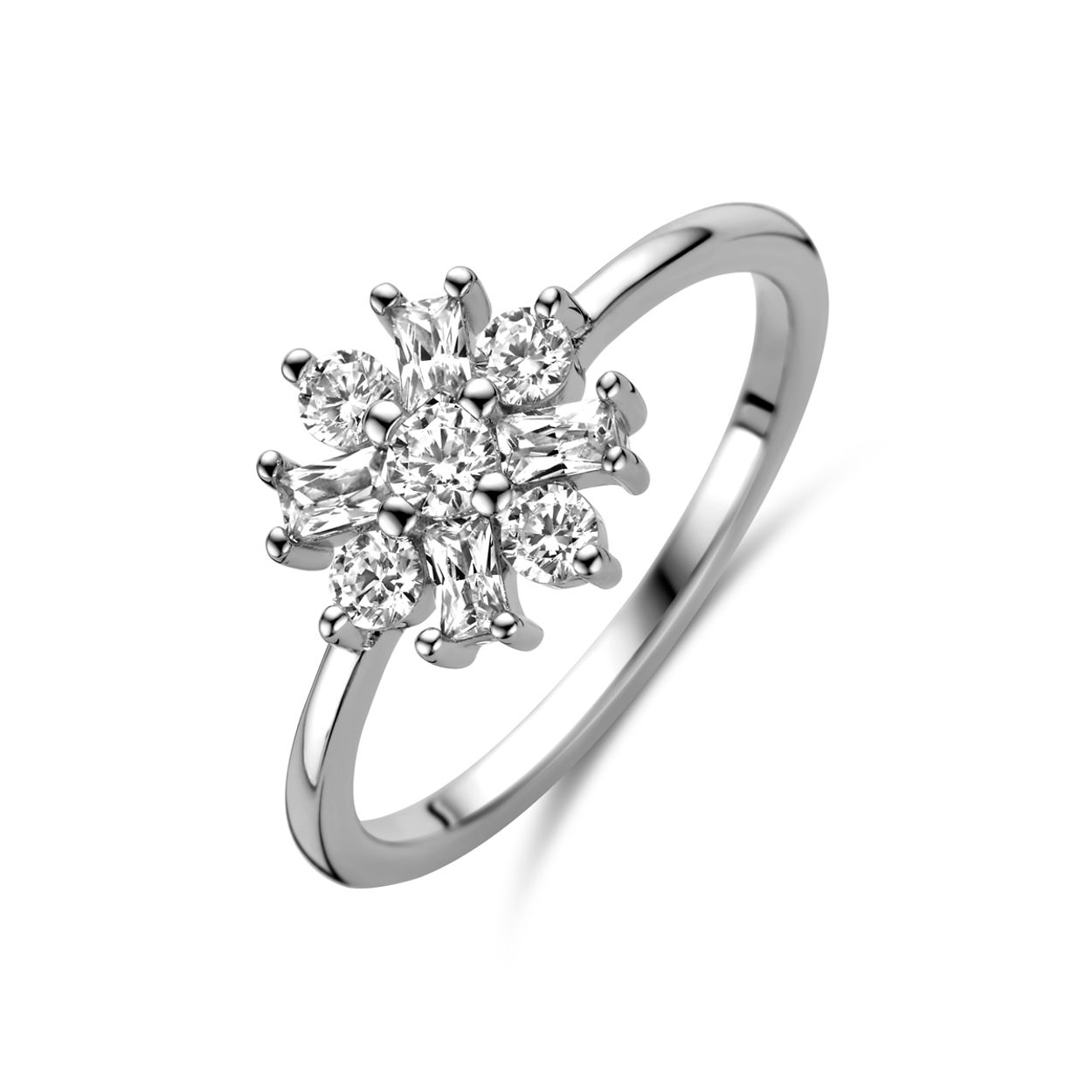 Gerhodineerd 925 zilveren ring uitgevoerd met zirkonia. De ring heeft een breedte van 10mm.