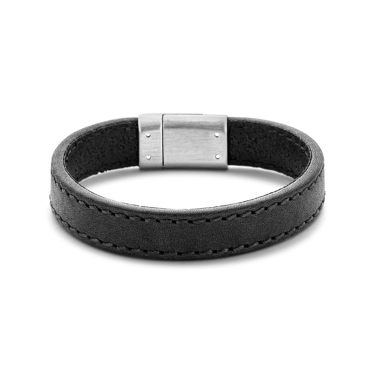 Zwart leren armband uitgevoerd met een stalen magneetsluiting. De armband heeft een breedte van 12.5mm.
