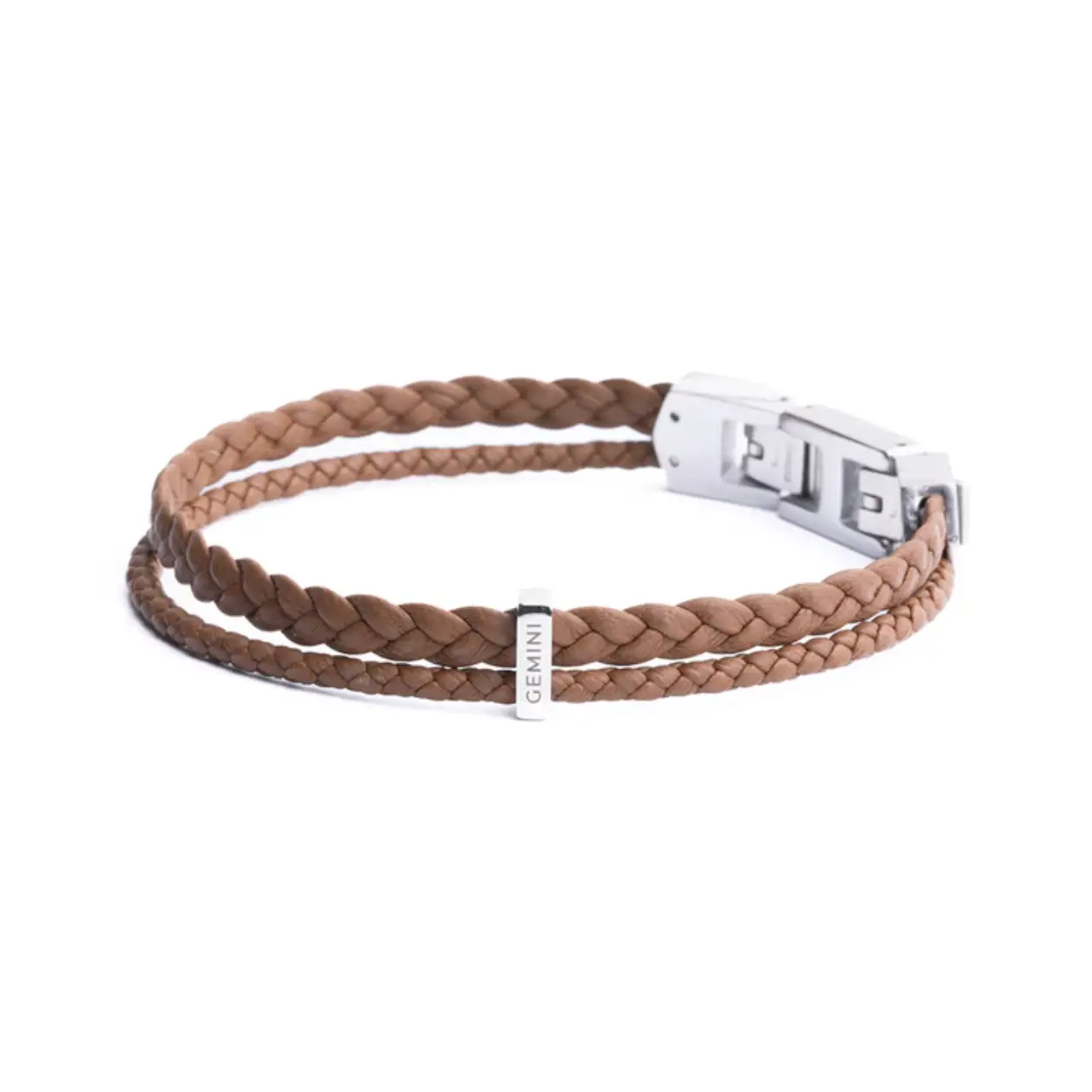 Deze Duo Light Brown armband is volledig gemaakt van hoogwaardig Italiaans nappaleer, afgewerkt met roestvrijstalen elementen. Het Italiaanse leer is ongelooflijk soepel en zacht. Hij is verkrijgbaar in alle maten XXS tot en met XXL.
Italiaans Nappaleer staat wereldwijd bekend om zijn uitzonderlijke kwaliteit en luxueuze uitstraling. “Nappa” verwijst naar een specifiek type zacht leer gemaakt van de huiden van lammeren, geiten of schapen. De zachtheid wordt bereikt via een zorgvuldig looiproces en afwerking, resulterend in leer dat een genot is om aan te raken.