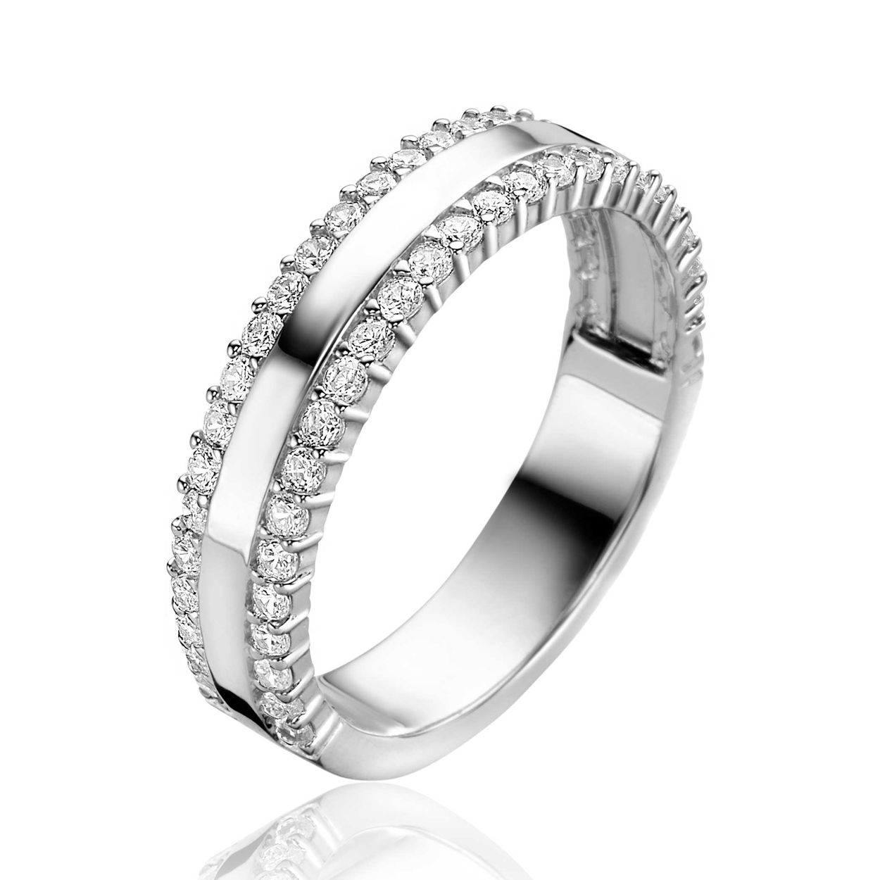 Dit is een ring van het merk Zinzi. De ring is wit van kleur en gemaakt van zilver. 