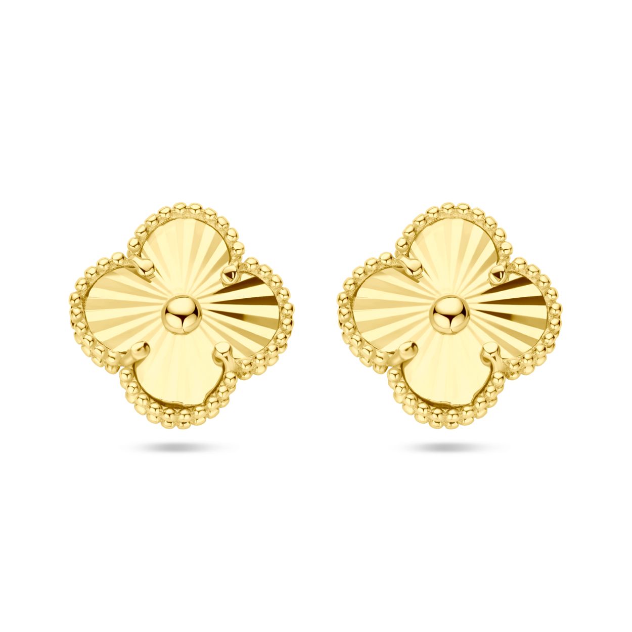 14k Geelgouden oorknoppen in de vorm van een bloem. De oorknoppen hebben een afmeting van 12x12mm.