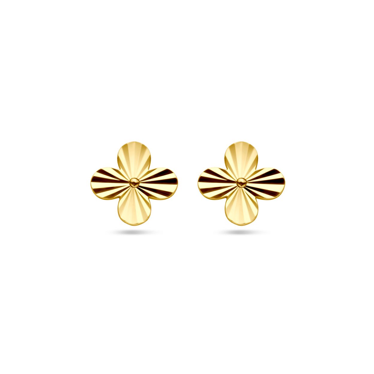 14k Geelgouden oorknoppen uitgevoerd in de vorm van een bloem. De oorknoppen hebben een afmeting van 5x5mm.