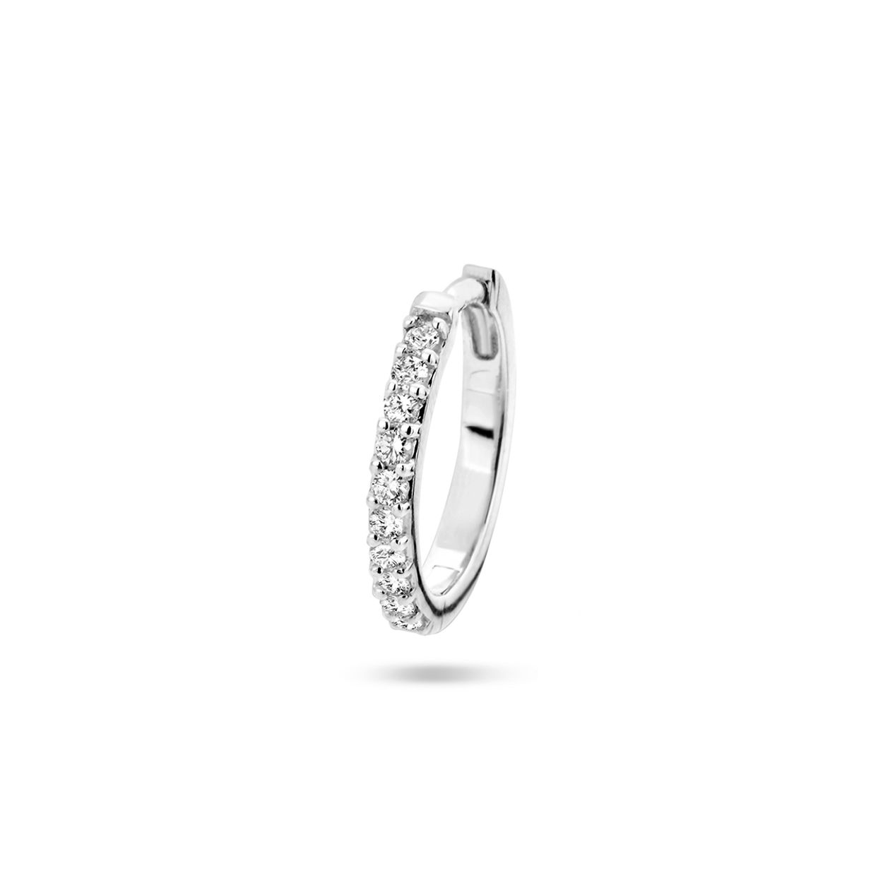 14k Geelgouden klapoorring met diamant. De oorring heeft een diameter van 14.5mm. Deze oorsieraden worden per stuk verkocht ipv per paar.