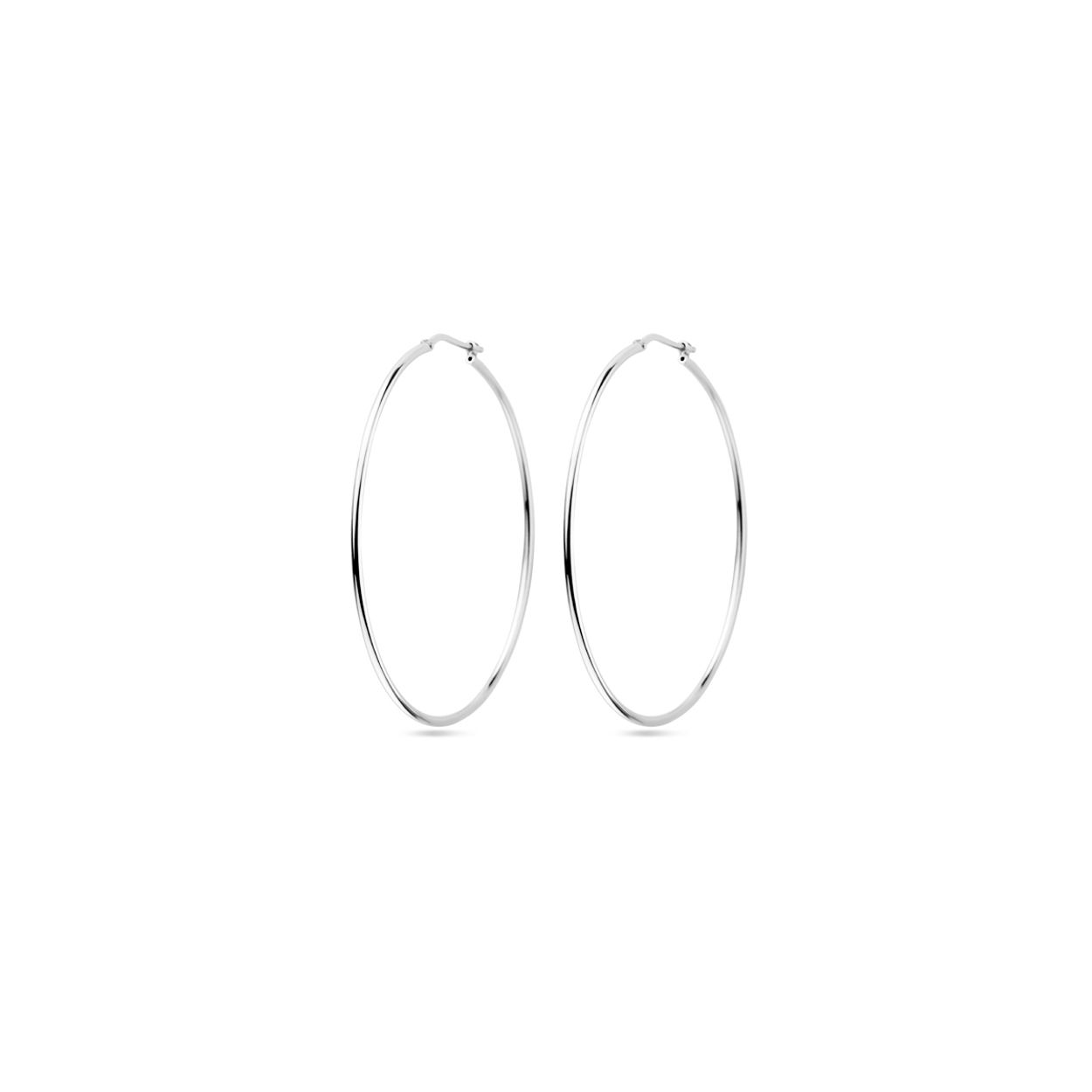 925 Zilveren oorringen met een dikte van 1.5mm.