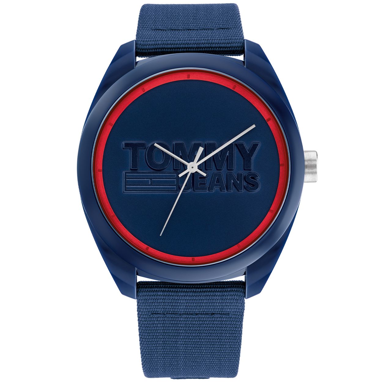 Tommy Hilfiger TH1792041 Horloge Blauw canvas band 46mm
Dit zeer unieke horloge van Tommy Hilfiger met artikelnr: TH1792041 is een sportief horloge die je zeker aan je collectie kunt toevoegen. Het kunststof horloge heeft een ronde blauwe kast met een blauwe wijzerplaat met een Tommy logo afbeelding erop. Aan het horloge zit een blauwe canvas band. Het horloge heeft een gespsluiting, een mineraalglas, een doorsnee van 46mm en is 3ATM.  

Het merk:
Sinds de lancering van het merk in 1985 is Tommy Hilfiger wereldwijd bekend geworden als pionier van de klassieke Amerikaanse coole stijl. GeÃ¯nspireerd door de iconische popcultuur en het Amerikaanse erfgoed. De dames en herencollectie van dit seizoen bestaan uit minimalistische silhouetten en rustieke lederen details. De herenhorlogecollectie biedt iconische uurwerken met roestvrijstalen, lederen en siliconen banden.

Specificaties:
- Mineraalglas
- Ronde kast 46mm
- Blauwe horlogekast
- Blauwe wijzerplaat
- Blauwe canvas band 
- 3ATM