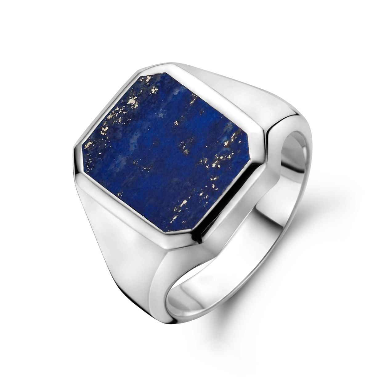 Gerhodineerd 925 zilveren zegelring uitgevoerd met een lapis steen. De ring heeft een breedte van 16mm.