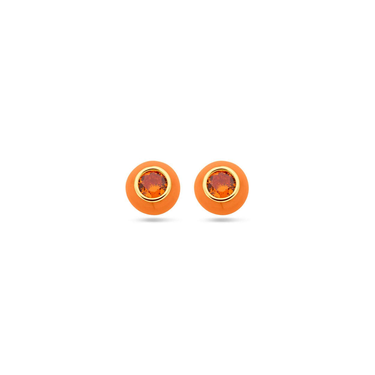 Geelgoud op 925 zilveren oorknoppen uitgevoerd met oranje emaille en oranje zirkonia. De oorknoppen hebben een diameter van 5,5mm. Geen garantie op plating.