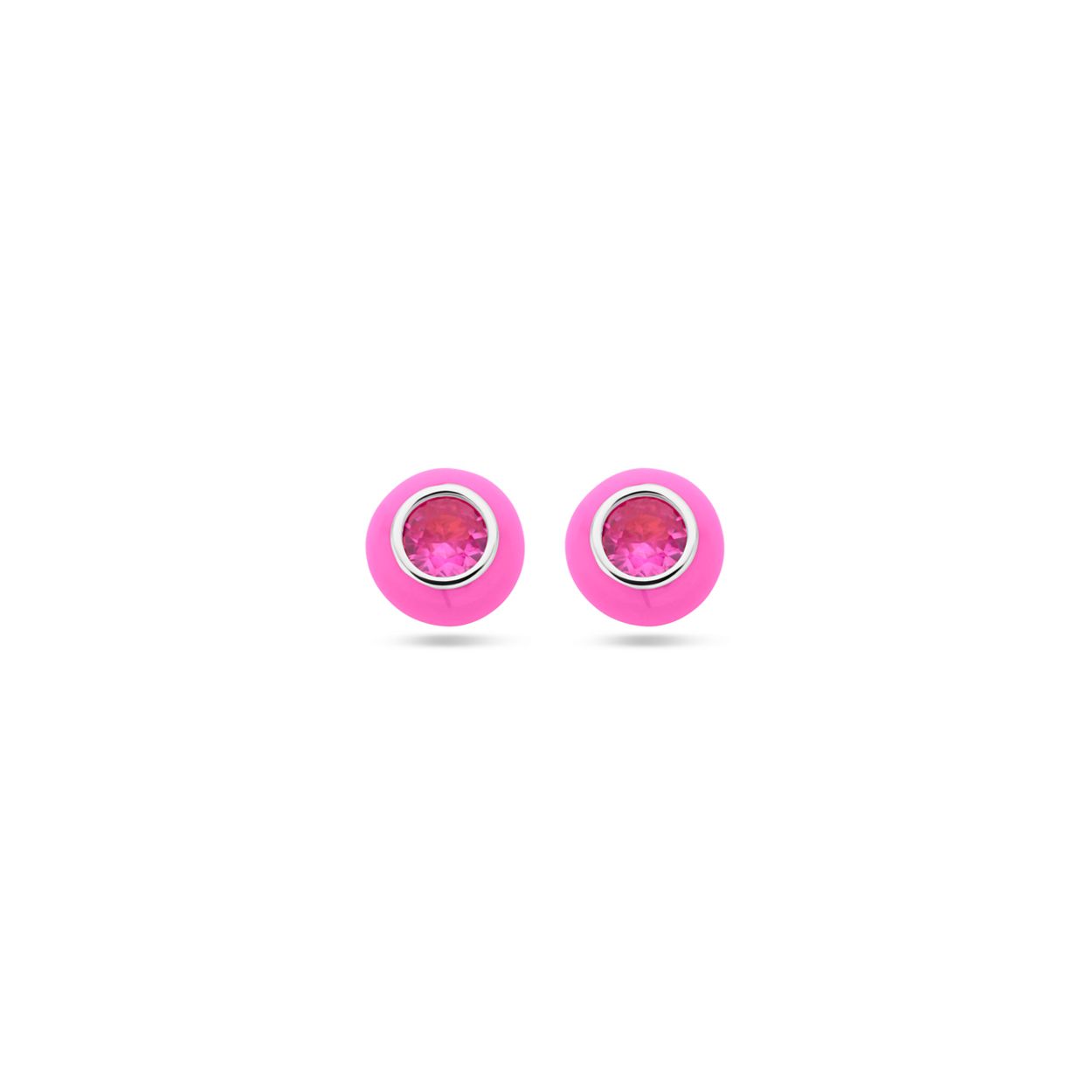 Gerhodineerd 925 zilveren oorknoppen uitgevoerd met roze emaille en corundum zirkonia. De oorknoppen hebben een diameter van 5,5mm.