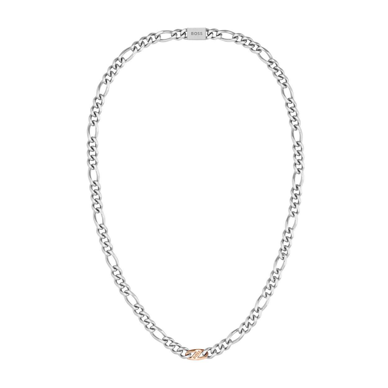 BOSS JEWELS HBJ1580586 RAIN Mannen Ketting 61cm
Deze ketting van BOSS uit de RAIN serie met artikelnr. HBJ1580586 is een stoer sieraad voor de echte BOSS klant. De stalen zilverkleurige schakelketting heeft grove opengewerkte schakels en sluit met een magneetsluiting. In het midden van de ketting zit een rosékleurige tussenschakel die goed opvalt in het geheel. Op de schakel staat het BOSS logo gegraveerd. De ketting heeft een lengte van 61cm en is goed te combineren met andere sieraden van BOSS. 

Het merk:
HUGO BOSS is afgestemd op levensstijlen waar het gaat om kwaliteit en precisie. Het wereldwijde fashionlabel is verdeeld in twee merken: BOSS en HUGO. Het merk BOSS biedt geavanceerde, moderne horloges gericht op kwaliteit en design om een onberispelijke look te creëren – of het nu zakelijk, casual of sportief is. Ontdek de nieuwe horlogecollectie die bewijst dat details echt het verschil maken.

Specificaties:
- Artikelnr: HBJ1580586
- Schakelketting
- Materiaal: Staal
- Lengte: 61cm