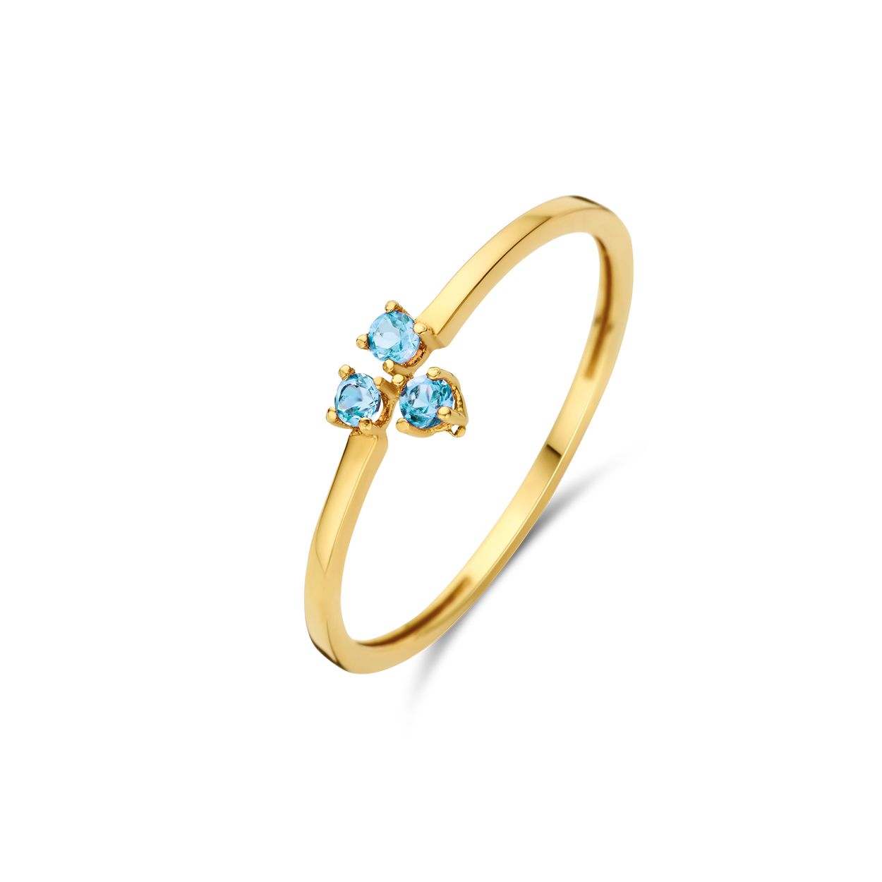 De Triangle Smoky Quartz ring met gedraaide band is gemaakt van 14 karaat goud en versierd met sprankelende rookkwarts edelstenen. Deze eye-catcher is perfect om te combineren met andere ringen uit de Jackie collectie. Stack it!

Tropical Paradise
Dat Jackie van reizen houdt is geen geheim. Voor haar 14 karaat gouden sieradencollectie heeft zij zich deze keer laten inspireren door de tropen.
Haar Tropical Paradise collectie biedt een mix van elegantie en avontuur. Voel de zon schijnen waar je ook bent!

Weelderige jungles, azuurblauwe oceanen en de schittering van de zon op witte zandstranden: de ontwerpen met edelstenen zijn een weerspiegeling van Jackie’s mooiste herinneringen. Of het een dag op kantoor is of een avondje uit, deze sieraden voegen een vleugje exotische allure toe aan elke gelegenheid.

Het merk
Jackie is hét 14 karaat gouden on trend sieradenmerk. De collecties zijn geïnspireerd op de reizen die ik maak, van stedentrips tot exotische oorden. Elk gouden sieraad is helemaal van nu, handgemaakt door Europese goudsmeden en vervaardigd van overwegend gerecycled goud met echte edelstenen en zoetwaterparels. Elke collectie is dan ook met veel liefde en passie samengesteld. Mijn Jackie sieraden zijn de perfecte finishing touch voor iedere outfit!

Specificaties
- Ring 54 1mm
- Materiaal: 14 Karaat - Geelgoud - 585
- Blauw topaas