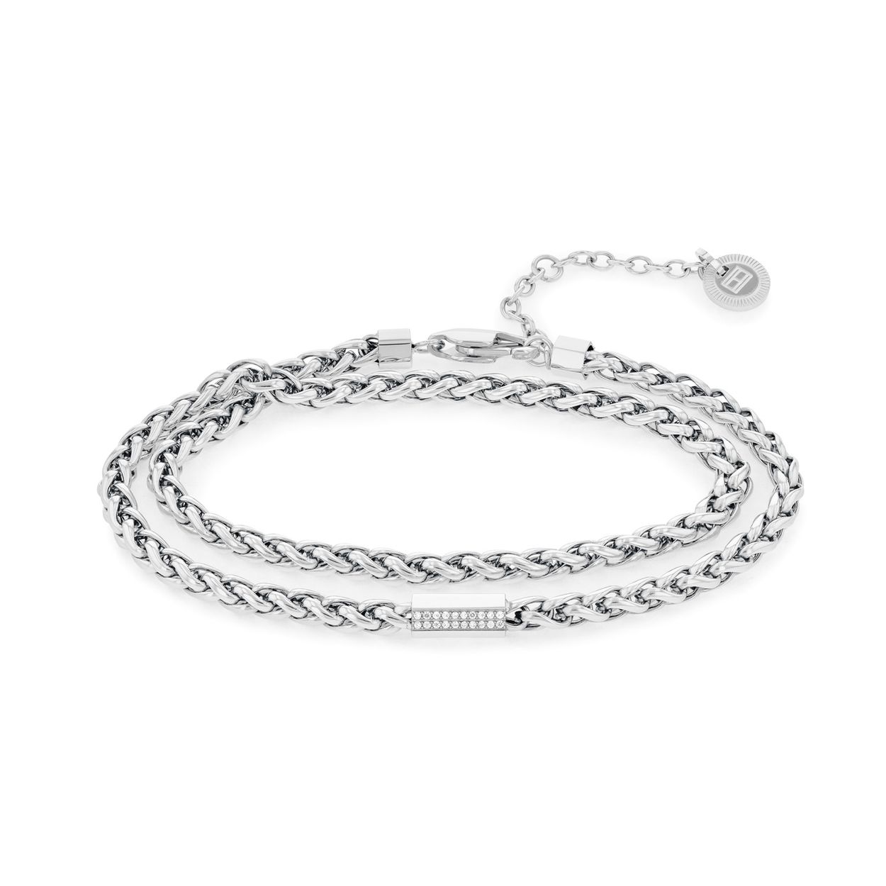 Tommy Hilfiger Jewels TJ2780875 Armband Dames Staal 
Deze armband van Tommy Hilfiger uit de jewelry serie met nr: TJ2780875 heeft een stoere uitstraling. De zilverkleurige stalen vossenstaart schakelarmband is extra lang zodat je hem dubbel om de pols kan dragen. De dames armband heeft in het midden een tonnetje met kristallen erin. Door de extra tussenogen aan het verlengkettinkje kan hij op verschillende lengtes gedragen worden. De armband sluit met een karabijnslot en heeft een totale lengte van 38cm. Ook leuk te combineren met andere sieraden van Tommy Hilfiger.

Het merk:
Tommy Hilfiger is wereldwijd Ã©Ã©n van de grootste designer lifestyle merken en is internationaal bekend om haar classic American cool stijl. De sieraden zijn voor dames en heren met een eigen stijl, die niet bang zijn om dit aan de wereld te laten zien.

Specificaties:
- Wikkelarmband met kristallen
- Zilverkleurig Staal
- Totale lengte 38cm
- Dames sieraad