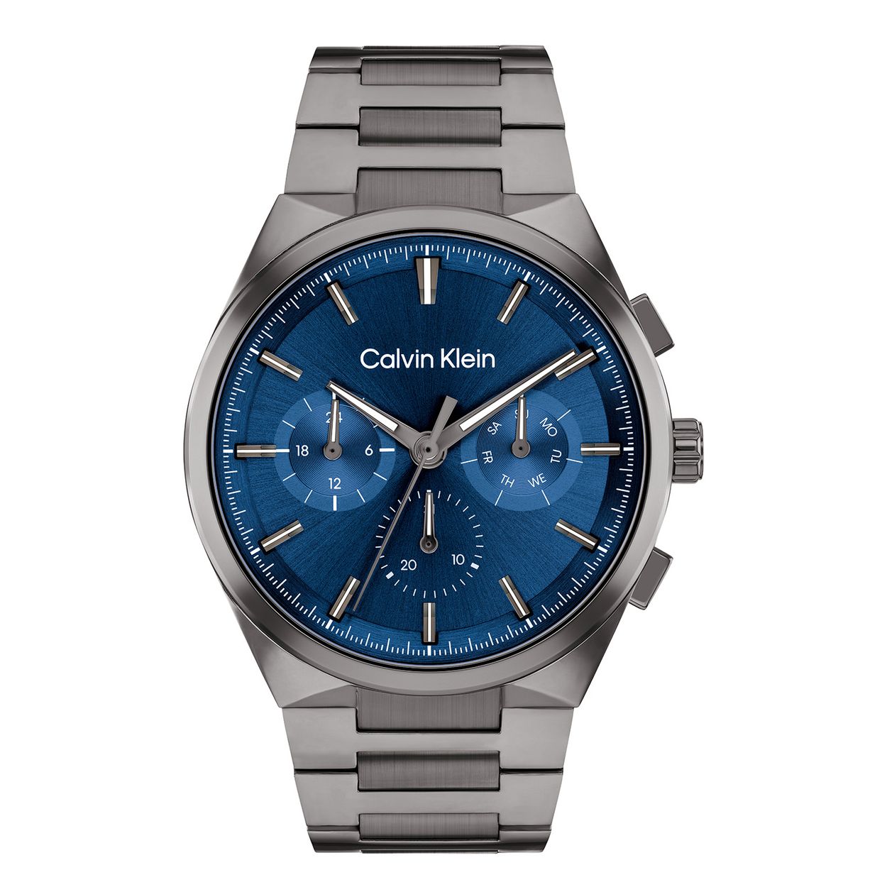 Calvin Klein CK25200443 Heren Staal Horloge 44mm 
Dit Calvin Klein herenhorloge met nr CK25200443 is een chique en sportief ontwerp. De stijlvolle ronde stalen grijze kast heeft een gladde bezel met een blauwe wijzerplaat met dag, datum en 24-uursaanduiding. Aan het horloge zit een grijze stalen schakelband met vouwsluiting. Het horloge heeft een mineraalglas, een doorsnee van 44mm en is 3ATM.

OVER CALVIN KLEIN
Calvin Klein is een wereldwijd lifestylemerk dat gewaagde, vooruitstrevende idealen en een verleidelijke, vaak minimalistische, esthetiek nastreeft. Calvin Klein werd groot in de jaren 70 door haar mode- en merkjeans collecties. In de jaren 80 lanceerde Calvin Klein haar spraakmakende ondergoed dat uitdrukkelijk van logo ’s voorzien was. Vanwege het grote succes is het merk ook succesvol uitgerold in Accessoires, Parfums, Home, Brillen, Golf, Horloges en Sieraden.
Sinds de oprichting in 1968 door Calvin Klein, heeft het merk haar reputatie opgebouwd als leider in de Amerikaanse mode, dankzij een cleane esthetiek en innovatieve ontwerpen. Calvin Klein wil haar publiek verleiden en inspireren door middel van provocerende beelden en opvallende ontwerpen die prikkelen. 

SPECIFICATIES:
- Mineraalglas
- Stalen kast
- Blauwe wijzerplaat 
- Stalen schakelband
- Ronde kastvorm, Ø 44mm
- 3ATM