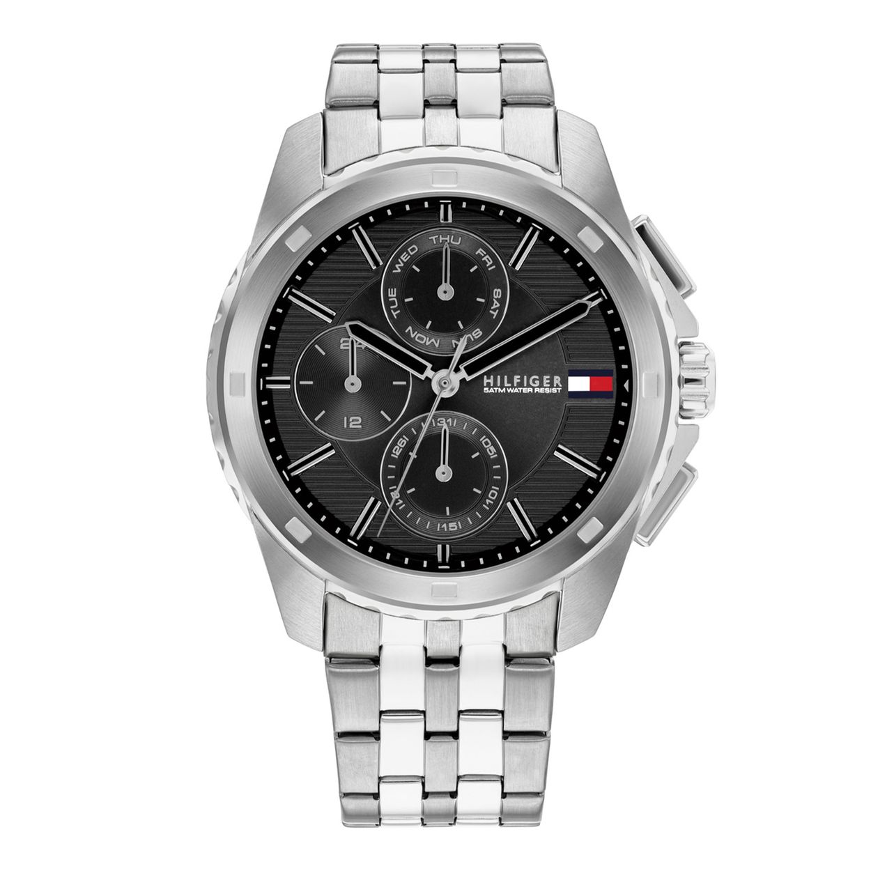 Tommy Hilfiger TH1710620 Horloge Heren Staal Zilverkleurig 44mm
Dit specifieke horloge van Tommy Hilfiger uit de Walker serie met artikelnr: TH1710620 is een stoer herenhorloge die niet in je collectie mag ontbreken. Het stalen herenhorloge heeft een ronde kast met een zwarte meerlaagse bewerkte wijzerplaat met dag,- datum, en 24-uursaanduiding. Aan het horloge zit een zilverkleurige mat glimmende schakelband met een vouwsluiting.  De bewerkte kroon is mooi weggewerkt in de kast waardoor hij minder kwetsbaar is. Het horloge heeft een mineraalglas, een doorsnee van 44mm en is 5ATM.  

Het merk:
Sinds de lancering van het merk in 1985 is Tommy Hilfiger wereldwijd bekend geworden als pionier van de klassieke Amerikaanse coole stijl. Geïnspireerd door de iconische popcultuur en het Amerikaanse erfgoed. De dames en herencollectie van dit seizoen bestaan uit minimalistische silhouetten en rustieke lederen details. De herenhorlogecollectie biedt iconische uurwerken met roestvrijstalen, lederen en siliconen banden.

Specificaties:
- Mineraalglas
- Ronde kast 44mm
- Zilverkleurige horlogekast
- Zwarte wijzerplaat 
- Zilverkleurige schakelband 
- 5ATM