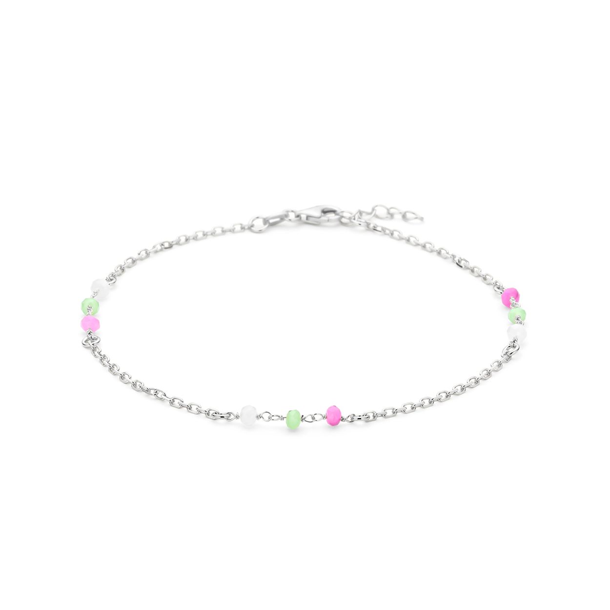 Gerhodineerd 925 zilveren enkelbandje uitgevoerd met wit, groen en roze kristal bolletjes. Het enkelbandje heeft een draaglengte van 24 en een extensie van 2cm. Uitgevoerd met een karabijn sluiting.