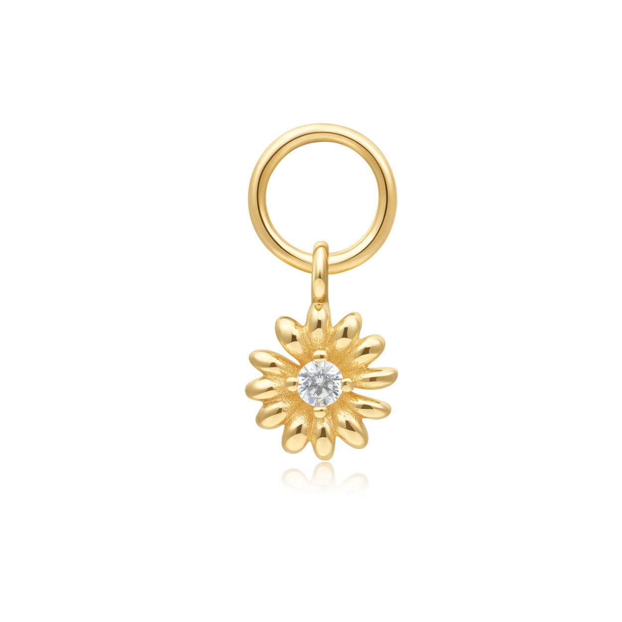 Omarm het nieuwe seizoen in stijl met een vleugje bloemen met onze 14 karaat vergulde sterling zilveren daisy oorbel charm. Afgewerkt met een fonkelende zirkonia steen in het midden is deze delicate, ingewikkeld bewerkte bloem de perfecte finishing touch voor elke zomerse oorbellen stack. Hang er een oorring aan en je bent klaar voor de zon.

HET MERK
Geïnspireerd door de laatste fashion trends is Ania Haie het toonaangevende sieradenmerk voor hoogkwalitatieve maar ook betaalbare zilveren sieraden, zonder op de kwaliteit in te leveren. Iedere collectie is gebaseerd op de laatste catwalktrends, waardoor Ania Haie snel tot hét sieradenmerk voor stijlbewuste consumenten is verkozen. Elk sieraad wordt ontworpen om te combineren met andere sieraden waardoor je je eigen look kunt creëren. Maar ook zijn Ania Haie sieraden opvallend genoeg om op zichzelf te dragen.

SPECIFICATIES
- Ania Haie
- Pop Charms Earring
- 925 zilver GP
- Daisy
- AH EC055-06G