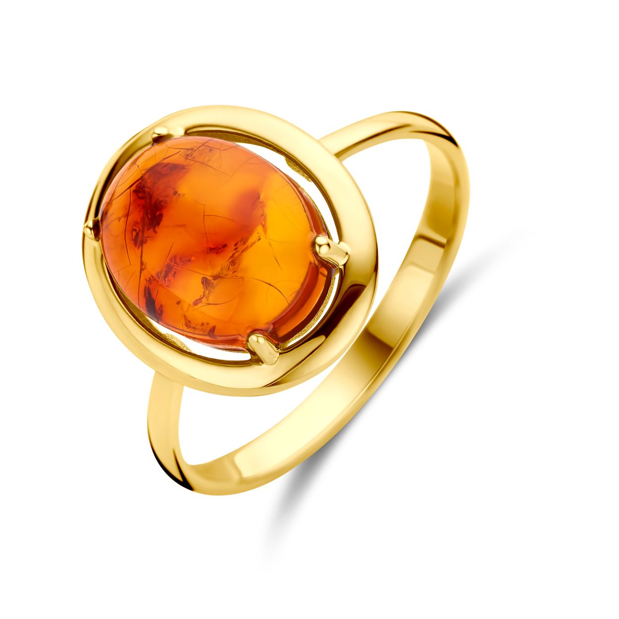 14k Geelgouden ring uitgevoerd met amber. De ring heeft een breedte van 14mm.