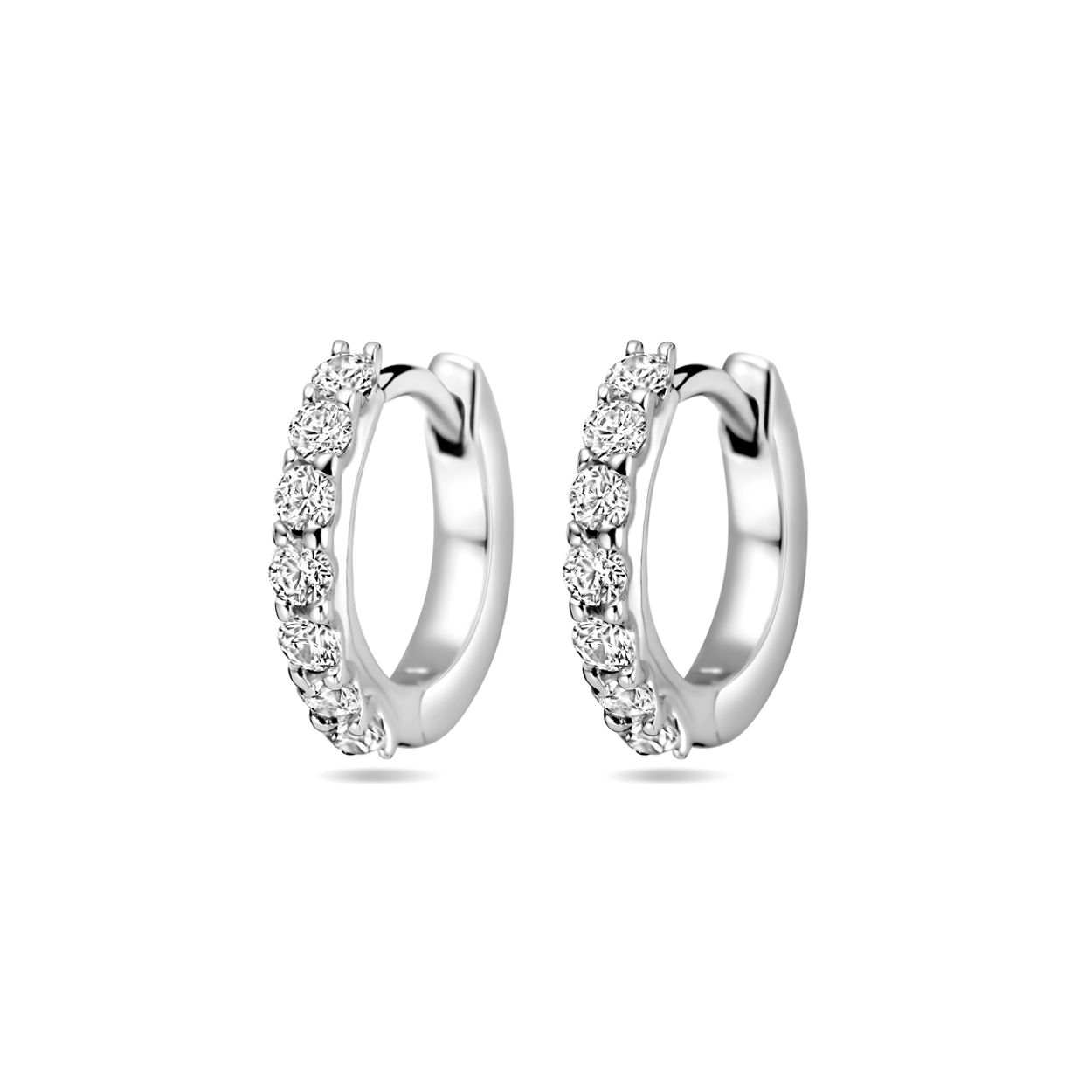 Gerhodineerd 925 zilveren klapoorringen uitgevoerd met zirkonia. De oorringen hebben een afmeting van 11.5x1.8mm.