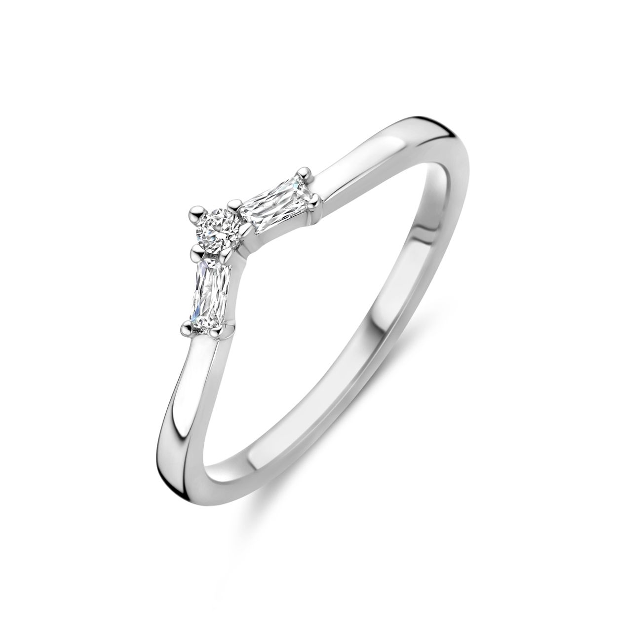Gerhodineerd 925 zilveren ring uitgevoerd met zirkonia. De ring heeft een breedte van 1.5mm.