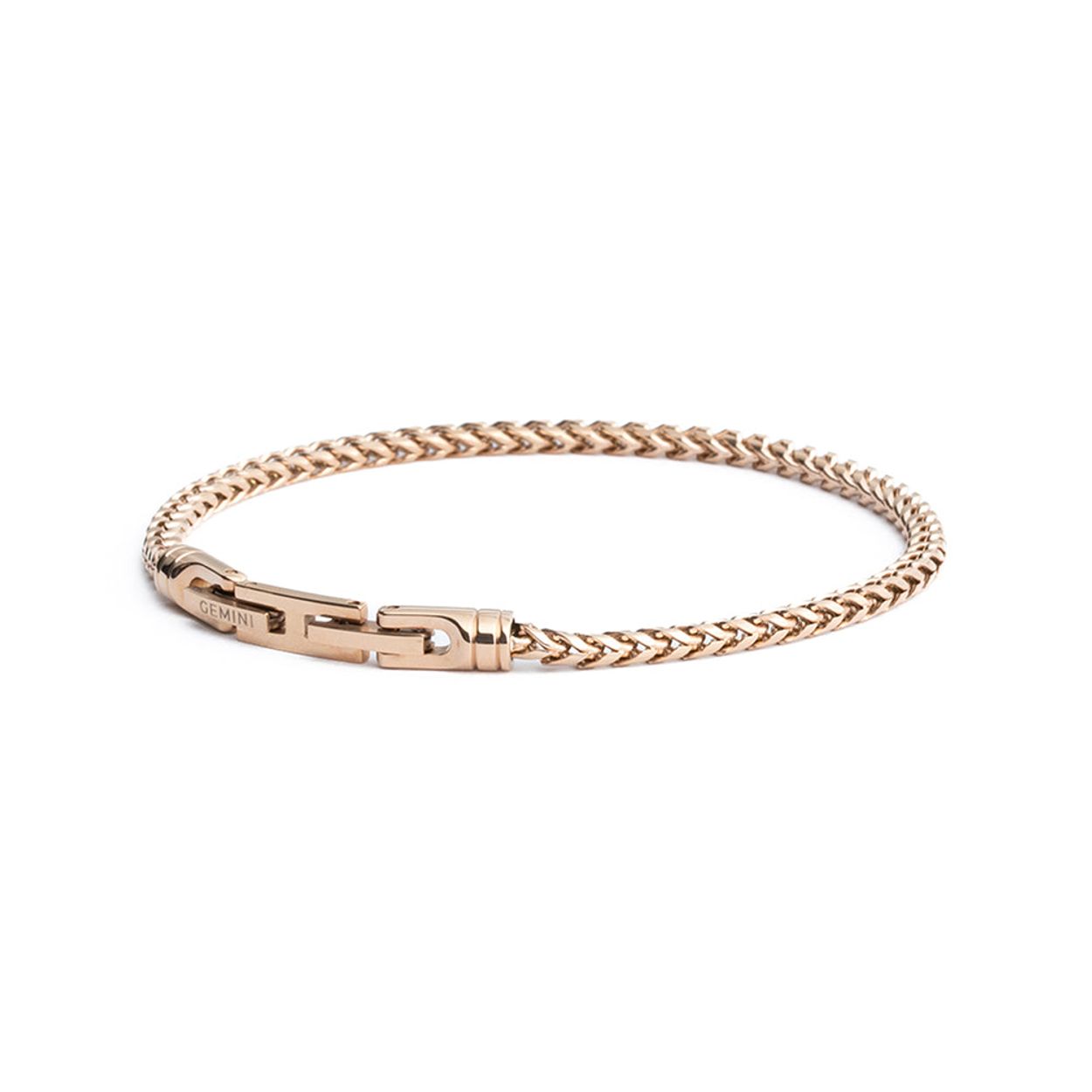 De Cito Bronze armband is een prachtige 3mm vossenstaart armband met een op maat gemaakte sluiting. Hij is +-1 cm verstelbaar, dus je hoeft je niet al te veel zorgen te maken over de maatvoering.
De armband is gemaakt van duurzaam 316L roestvrij staal en is met de grootste zorg afgewerkt.

