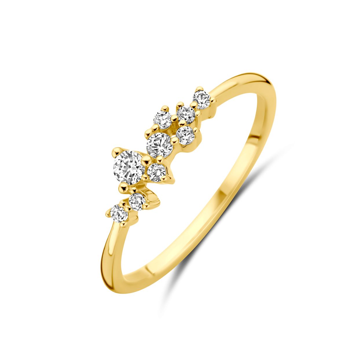 14k Geelgouden ring uitgevoerd met zirkonia. De ring heeft een breedte van 5mm.