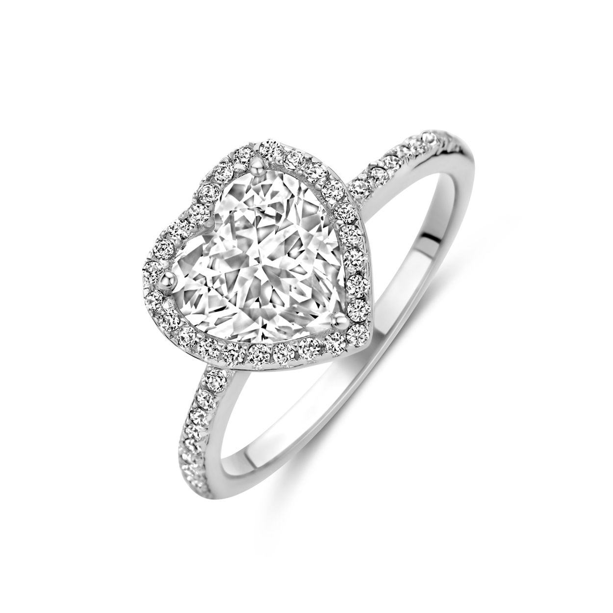 Gerhodineerd 925 zilveren ring uitgevoerd in de vorm van een hartje met zirkonia. De ring heeft een breedte van 10.5mm.