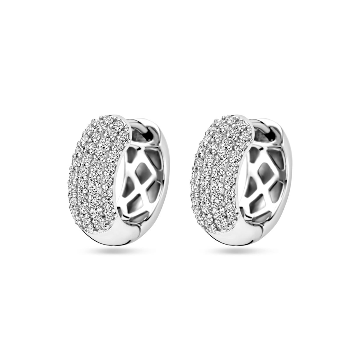 Gerhodineerd 925 zilveren klapoorringen uitgevoerd met zirkonia. De klapoorringen hebben een afmeting van 16.5x6mm.